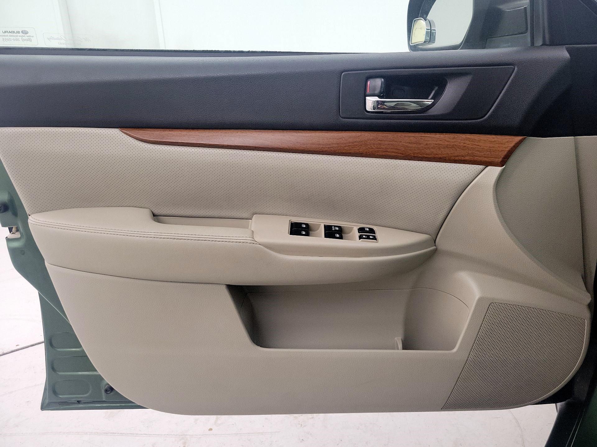 Thumbnail: 2014 Subaru Outback - 12