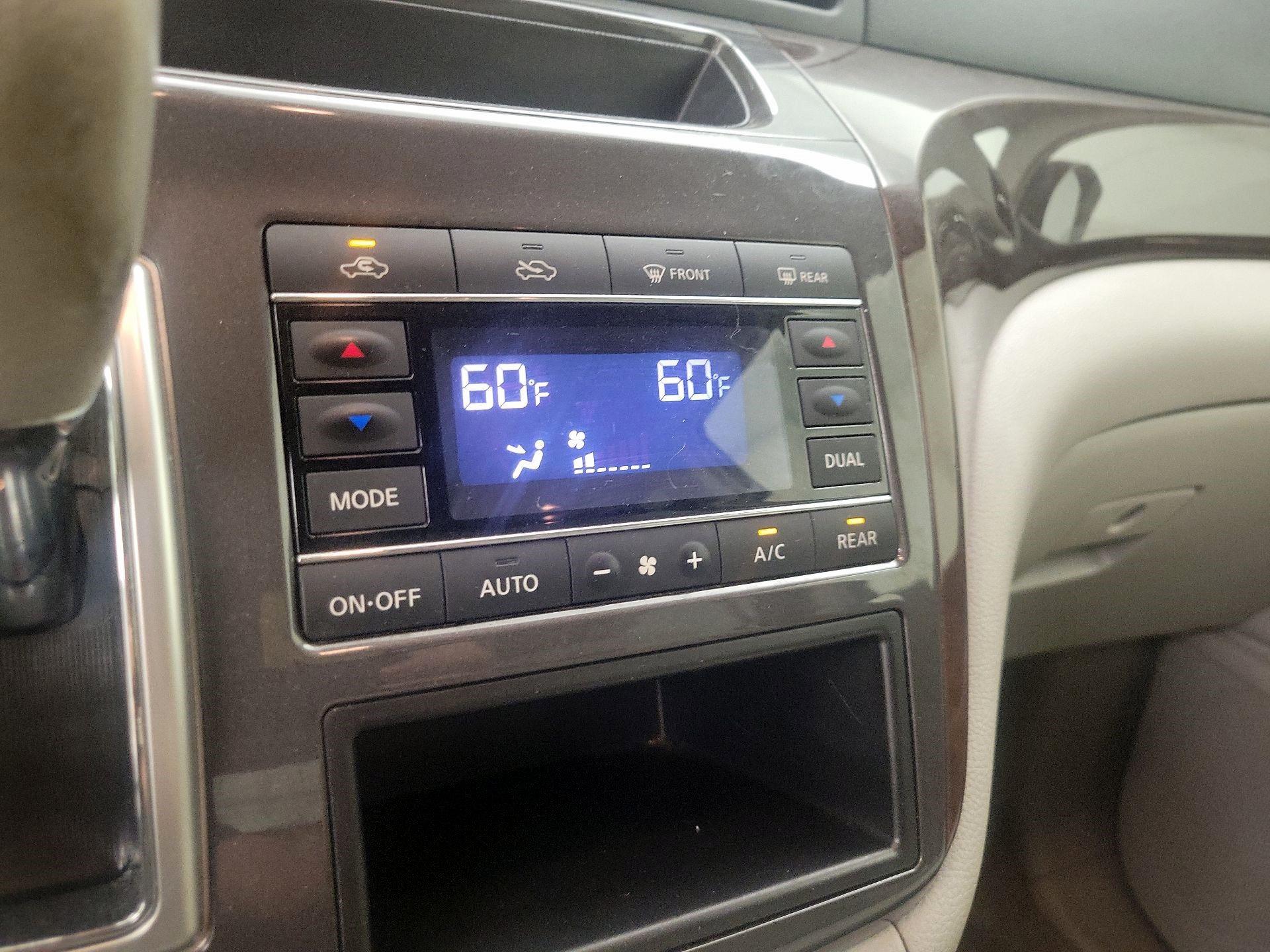 Thumbnail: 2015 Nissan Quest - 16