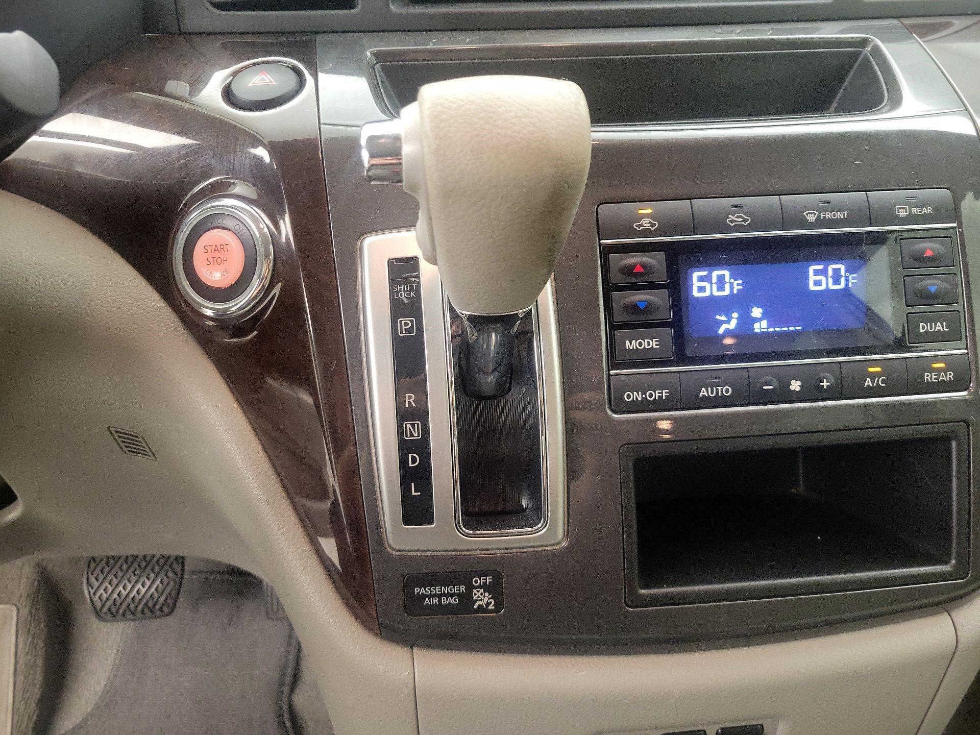 Thumbnail: 2015 Nissan Quest - 17