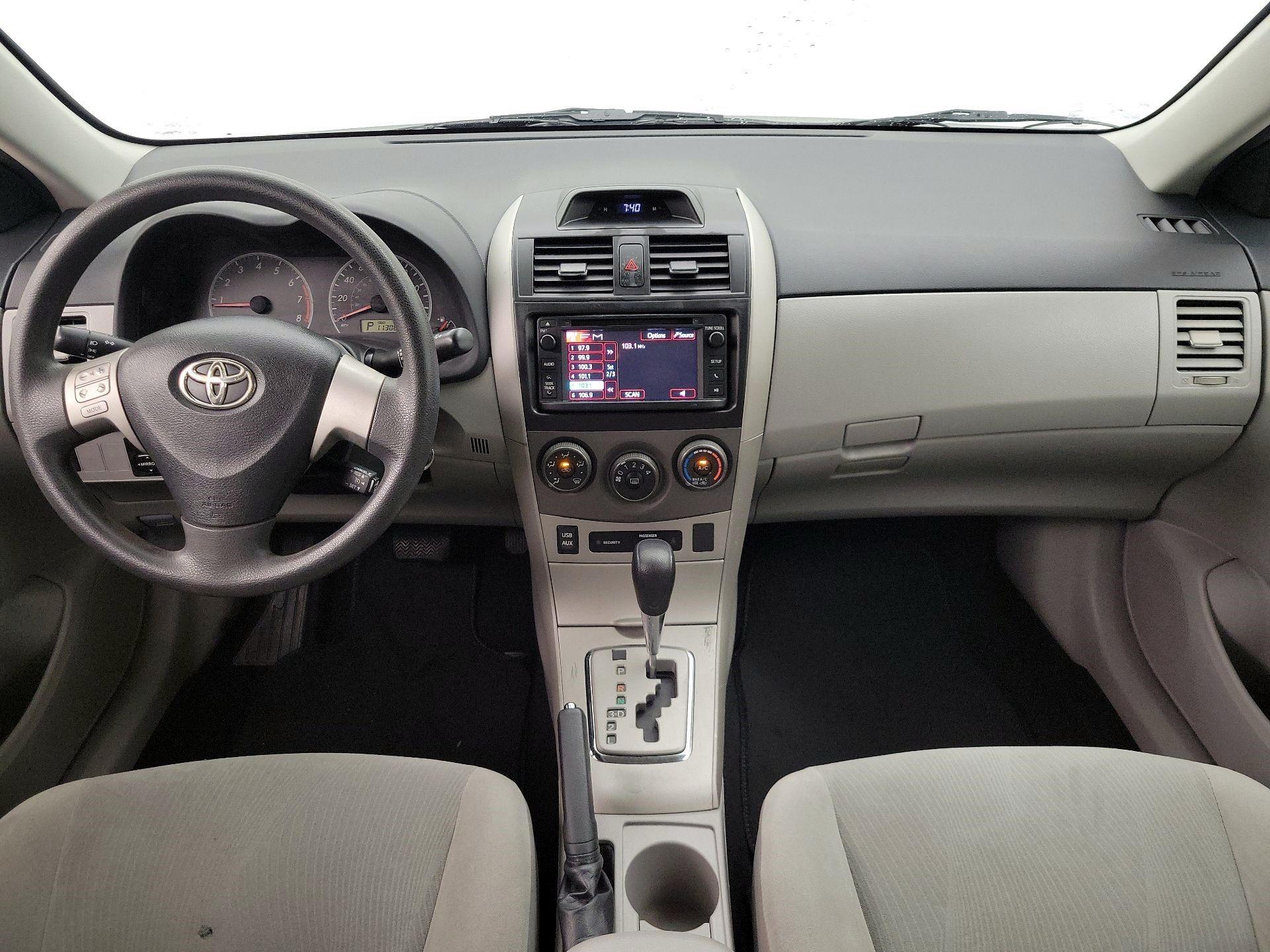 Thumbnail: 2013 Toyota Corolla - 9