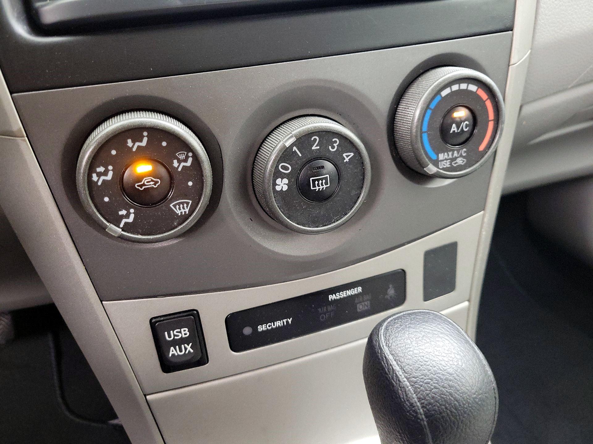 Thumbnail: 2013 Toyota Corolla - 15