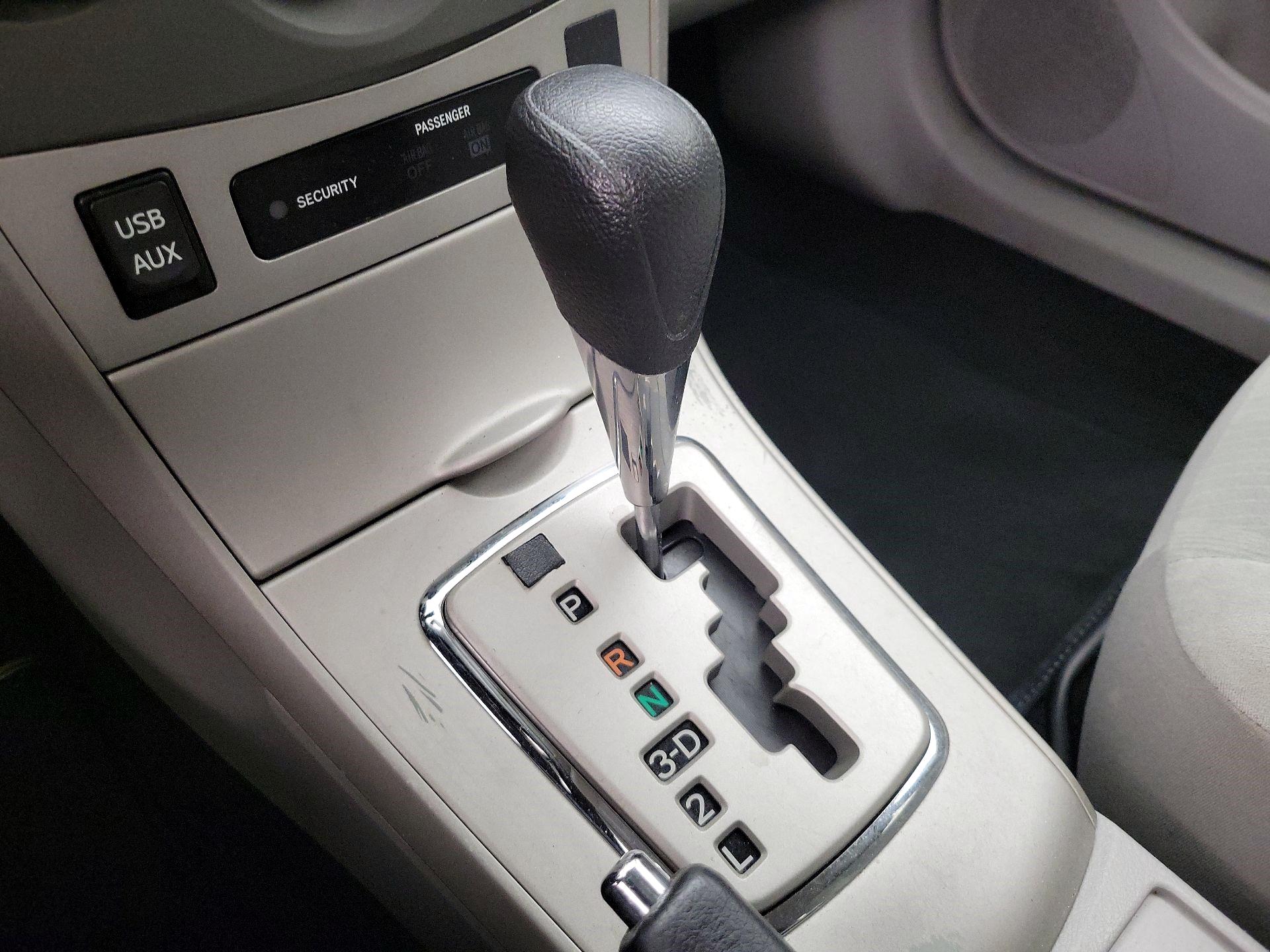 Thumbnail: 2013 Toyota Corolla - 16
