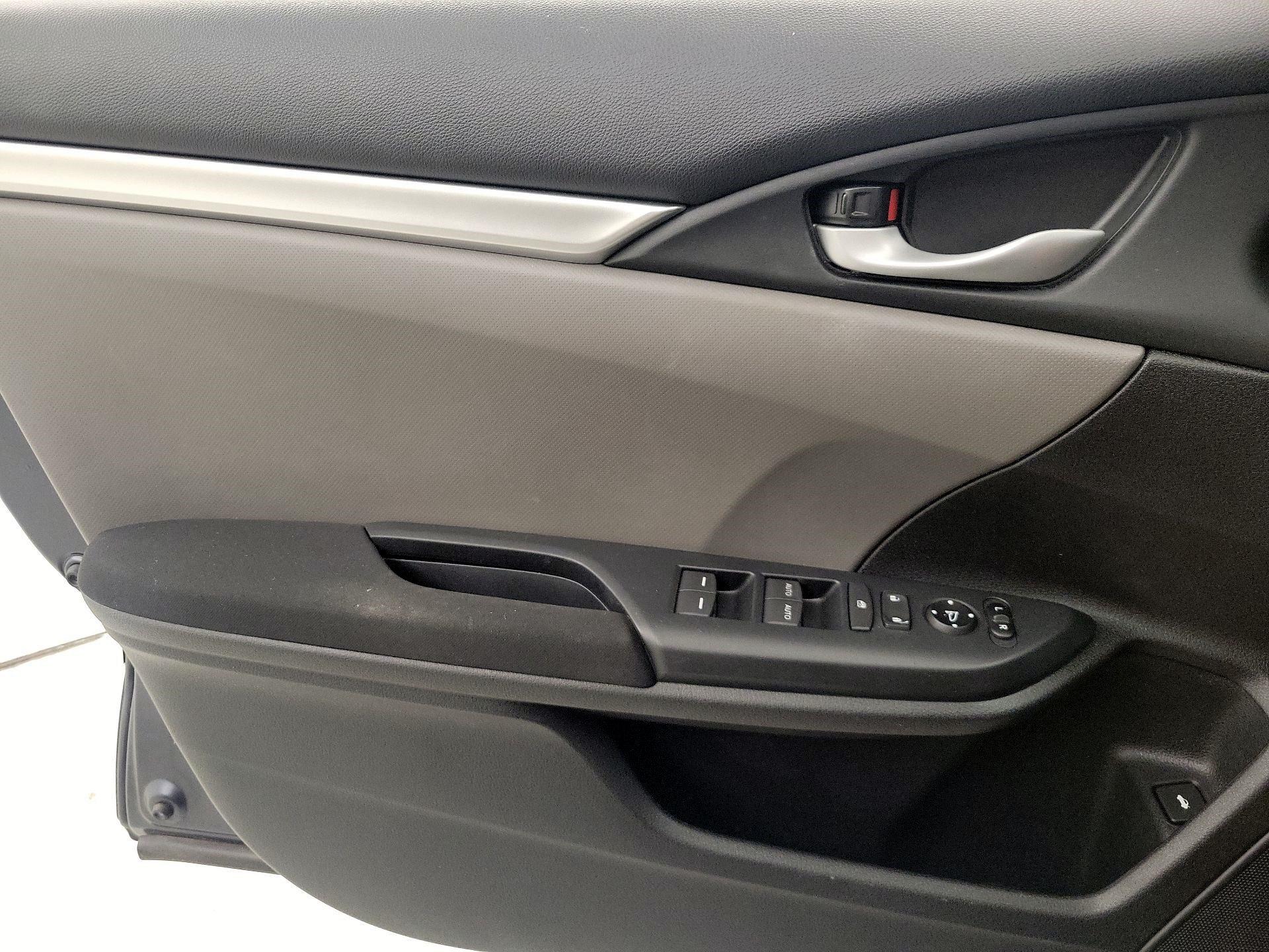 Thumbnail: 2016 Honda Civic - 12