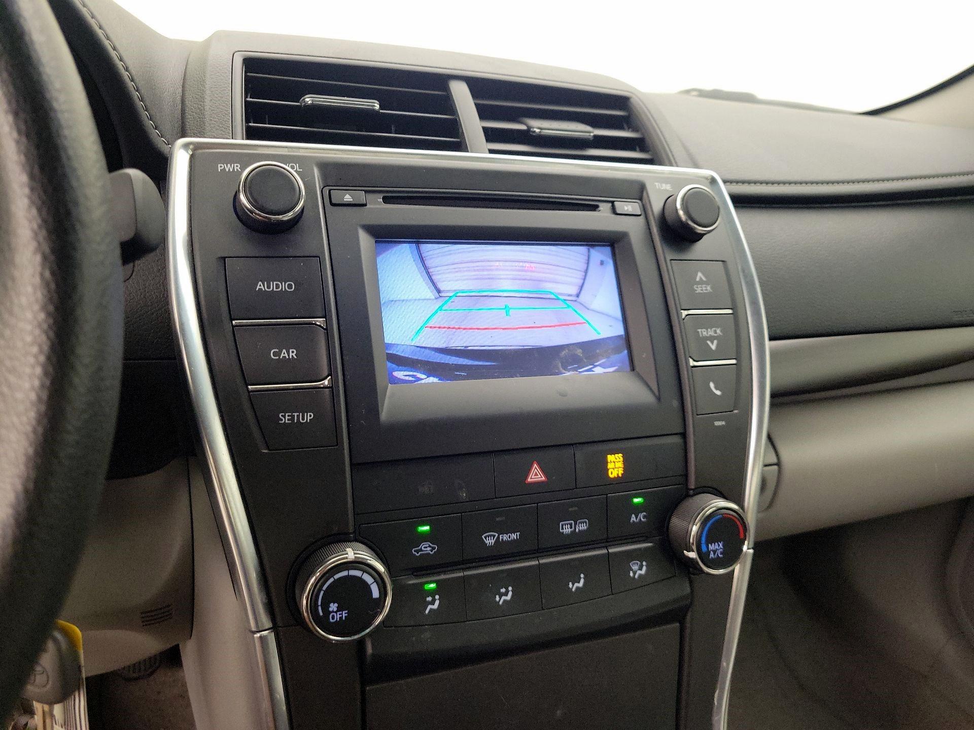 Thumbnail: 2016 Toyota Camry - 14
