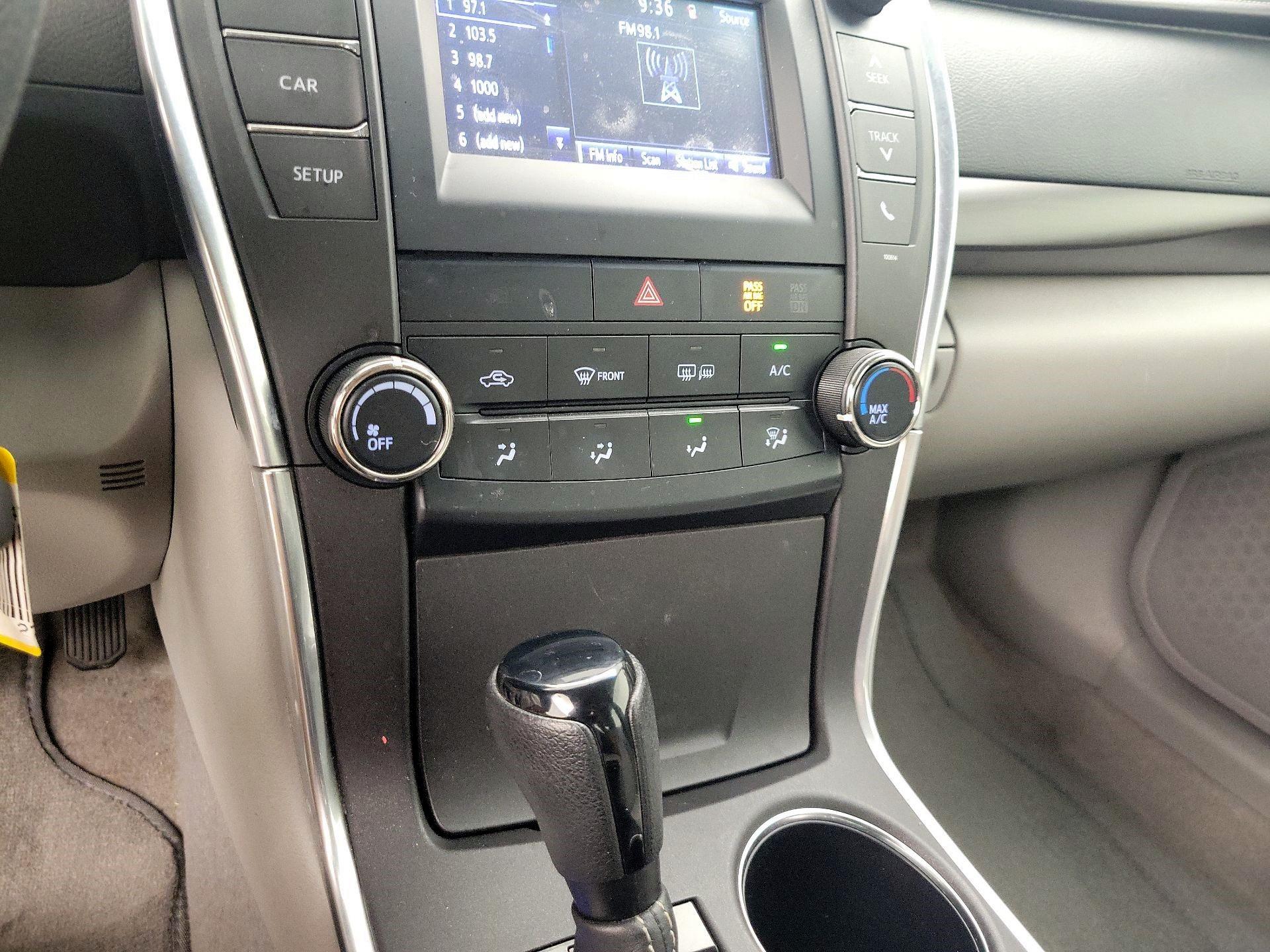 Thumbnail: 2016 Toyota Camry - 16