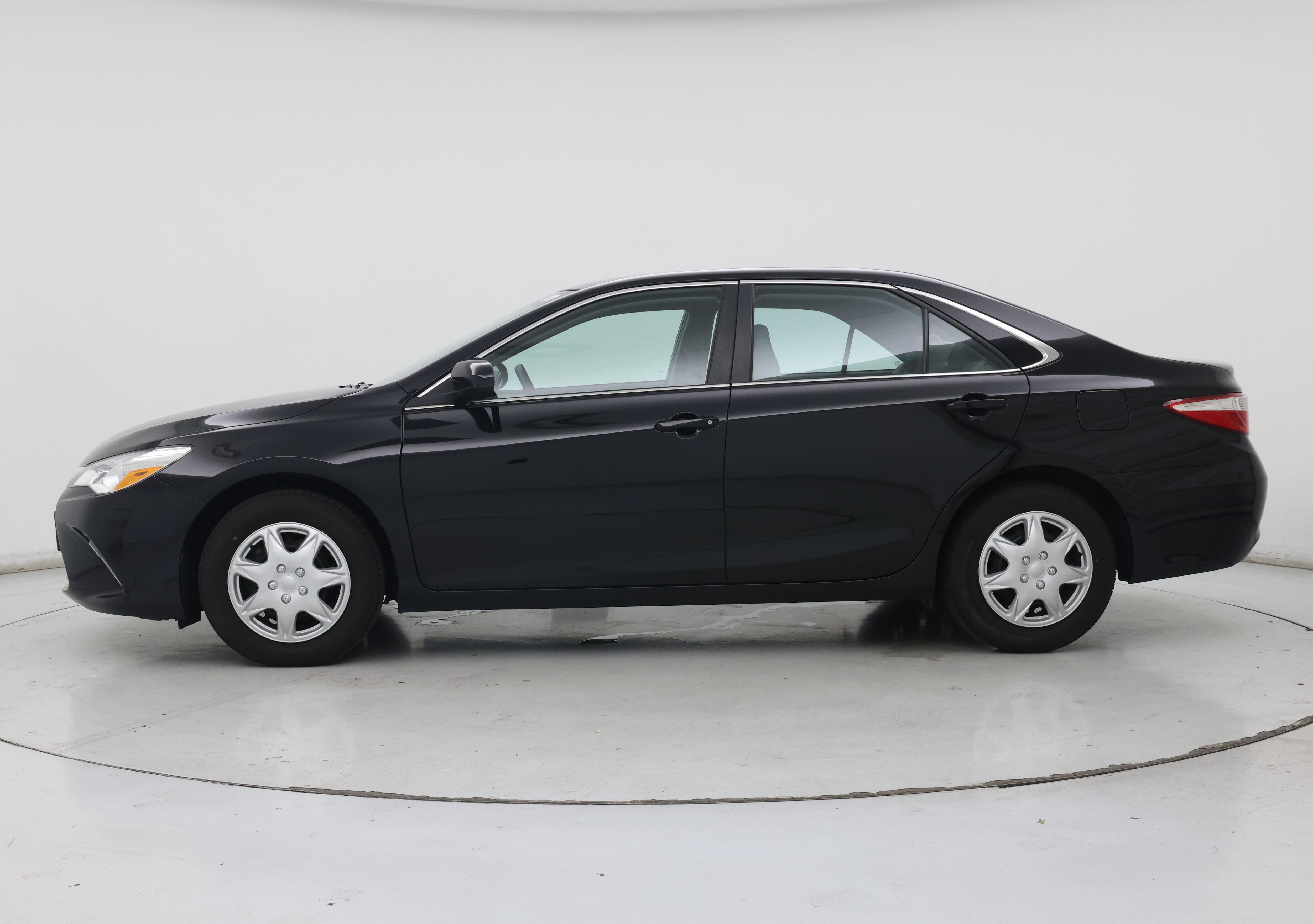 Thumbnail: 2016 Toyota Camry - 3