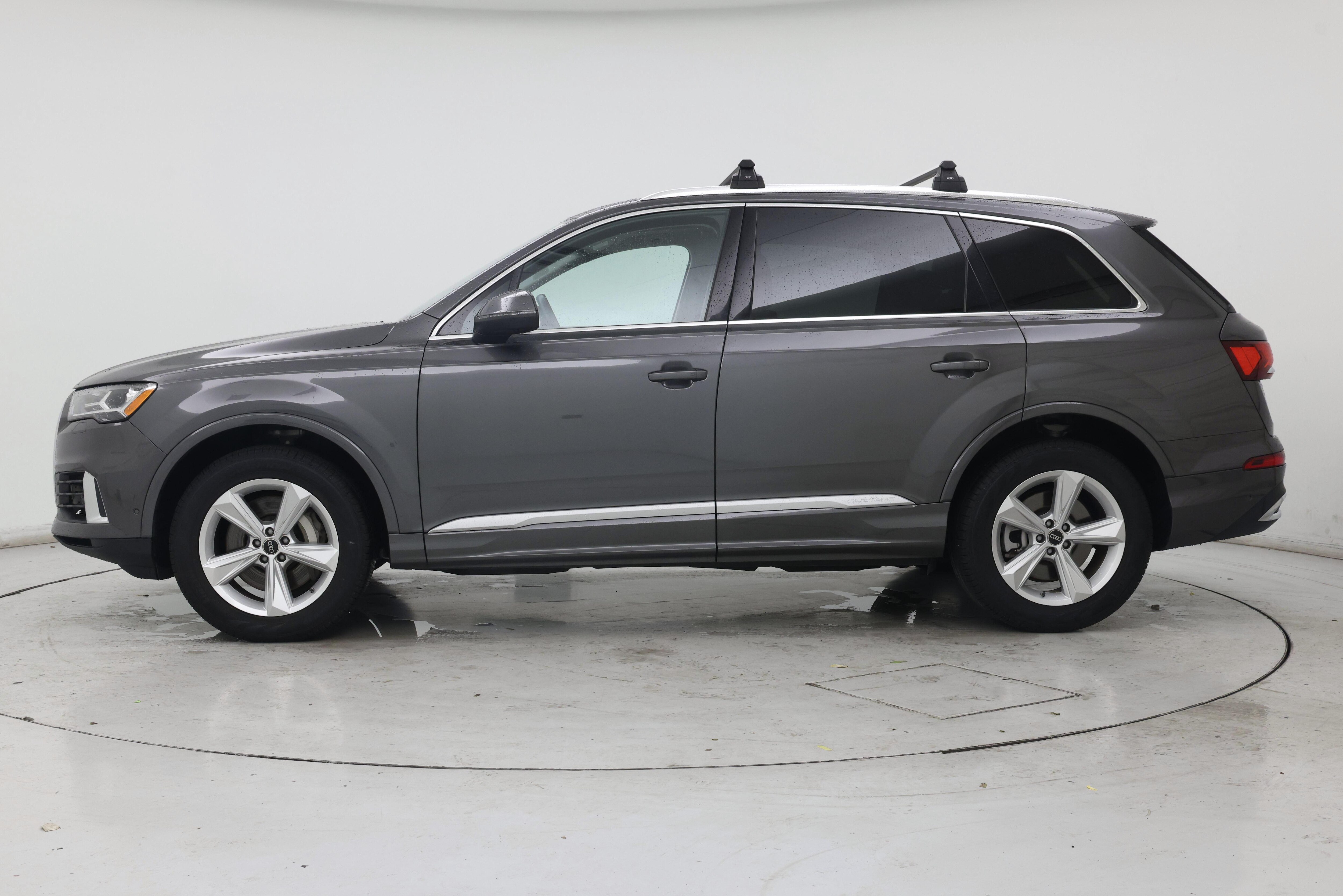 Thumbnail: 2023 Audi Q7 - 3