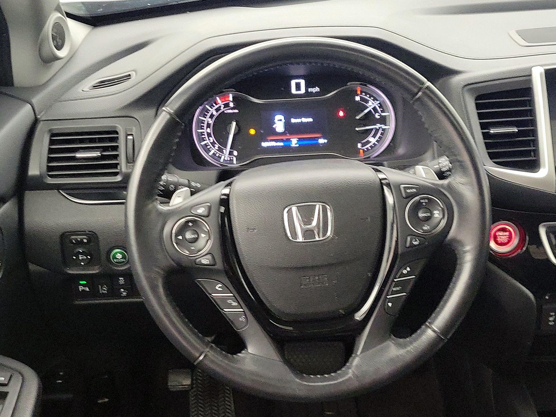 Thumbnail: 2018 Honda Pilot - 10