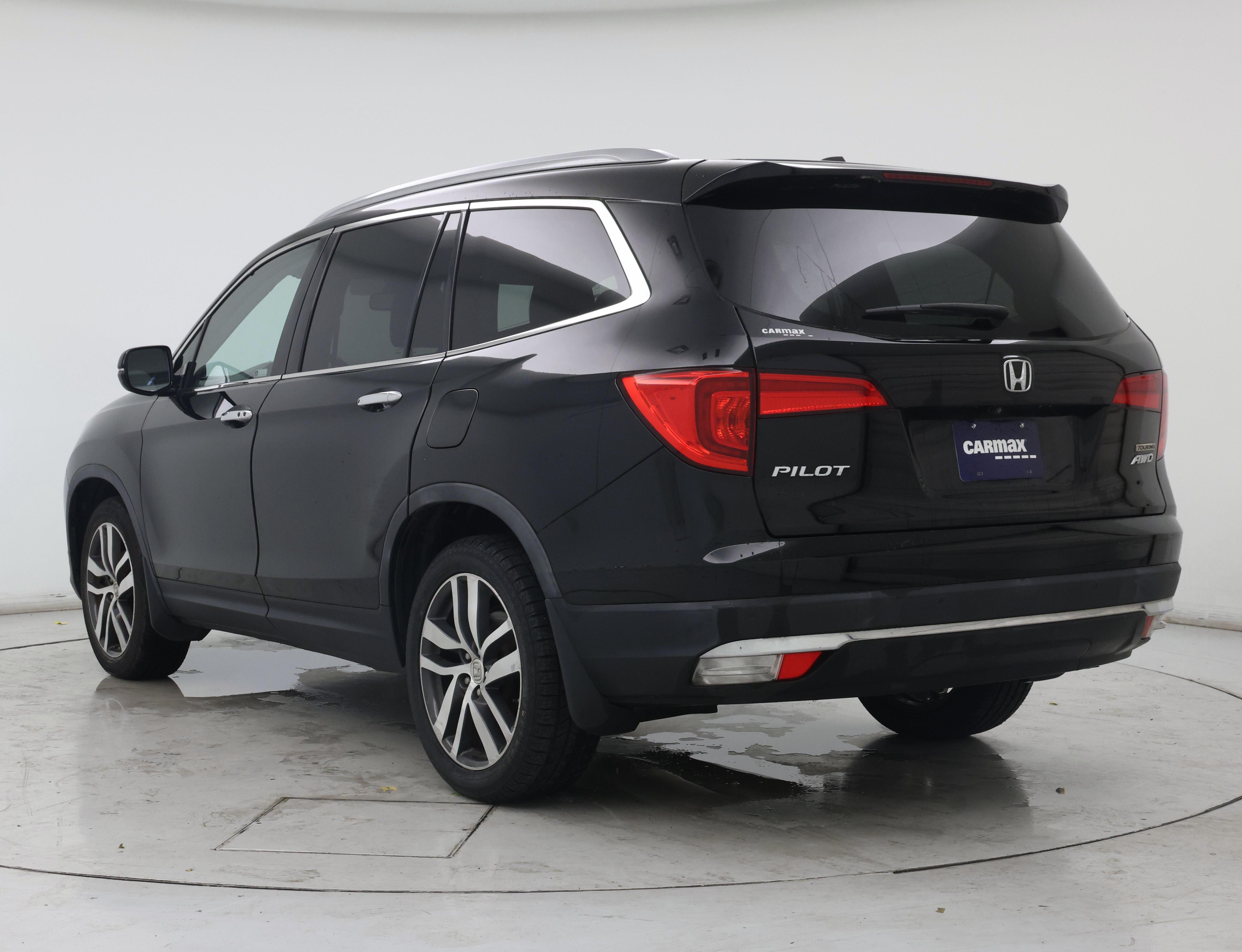 Thumbnail: 2018 Honda Pilot - 2