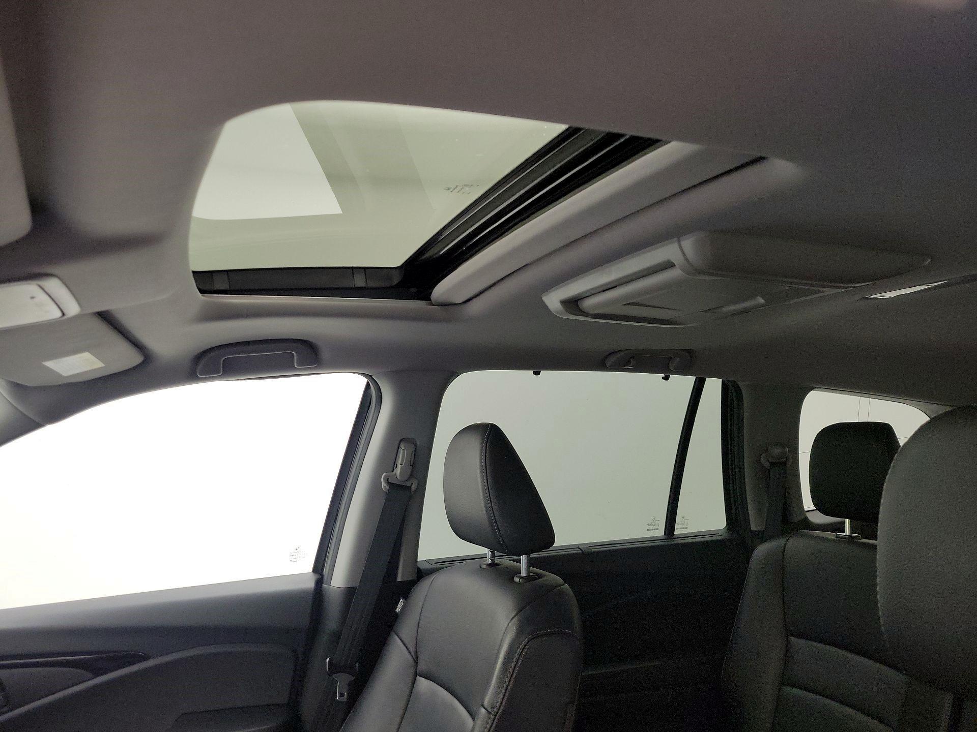 Thumbnail: 2018 Honda Pilot - 20