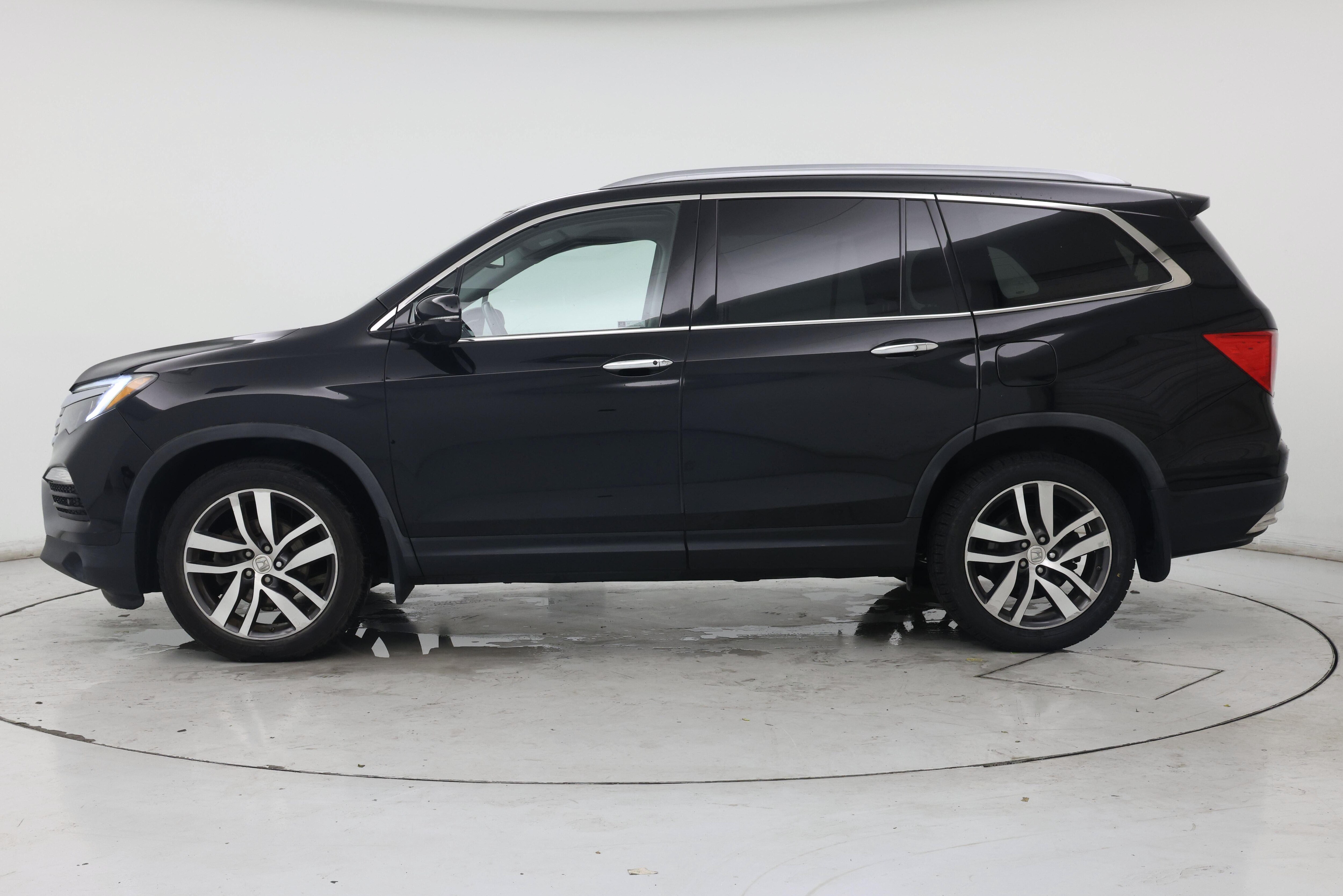 Thumbnail: 2018 Honda Pilot - 3