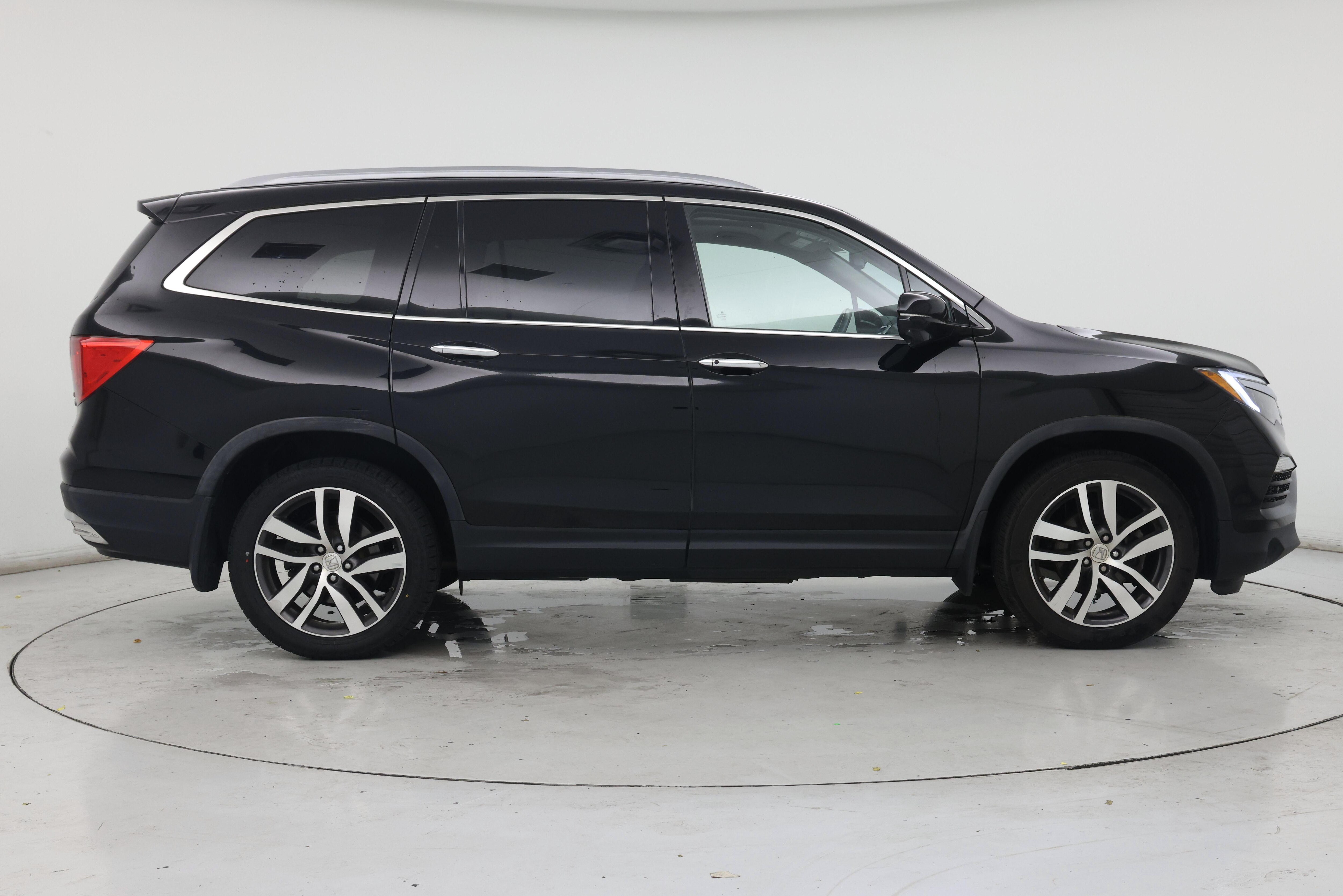 Thumbnail: 2018 Honda Pilot - 7