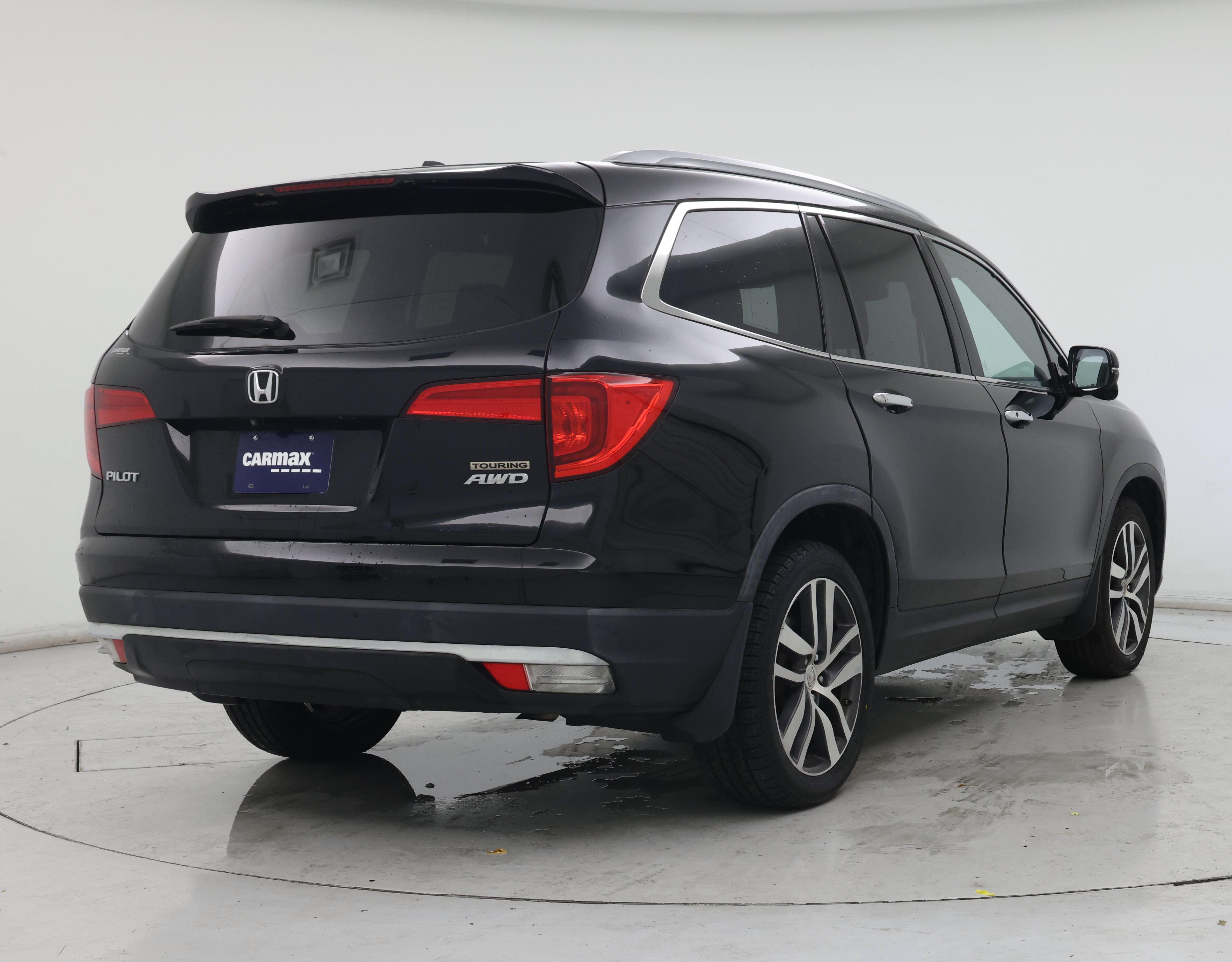 Thumbnail: 2018 Honda Pilot - 8