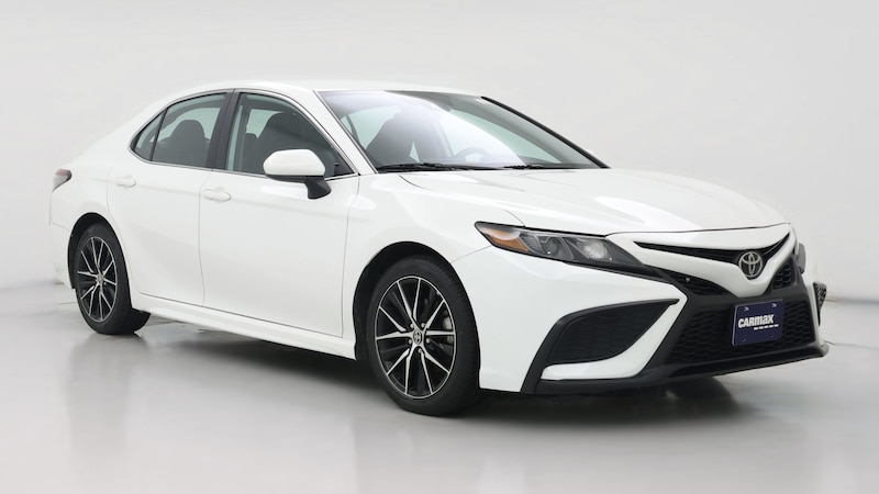2021 Toyota Camry SE Hero Image