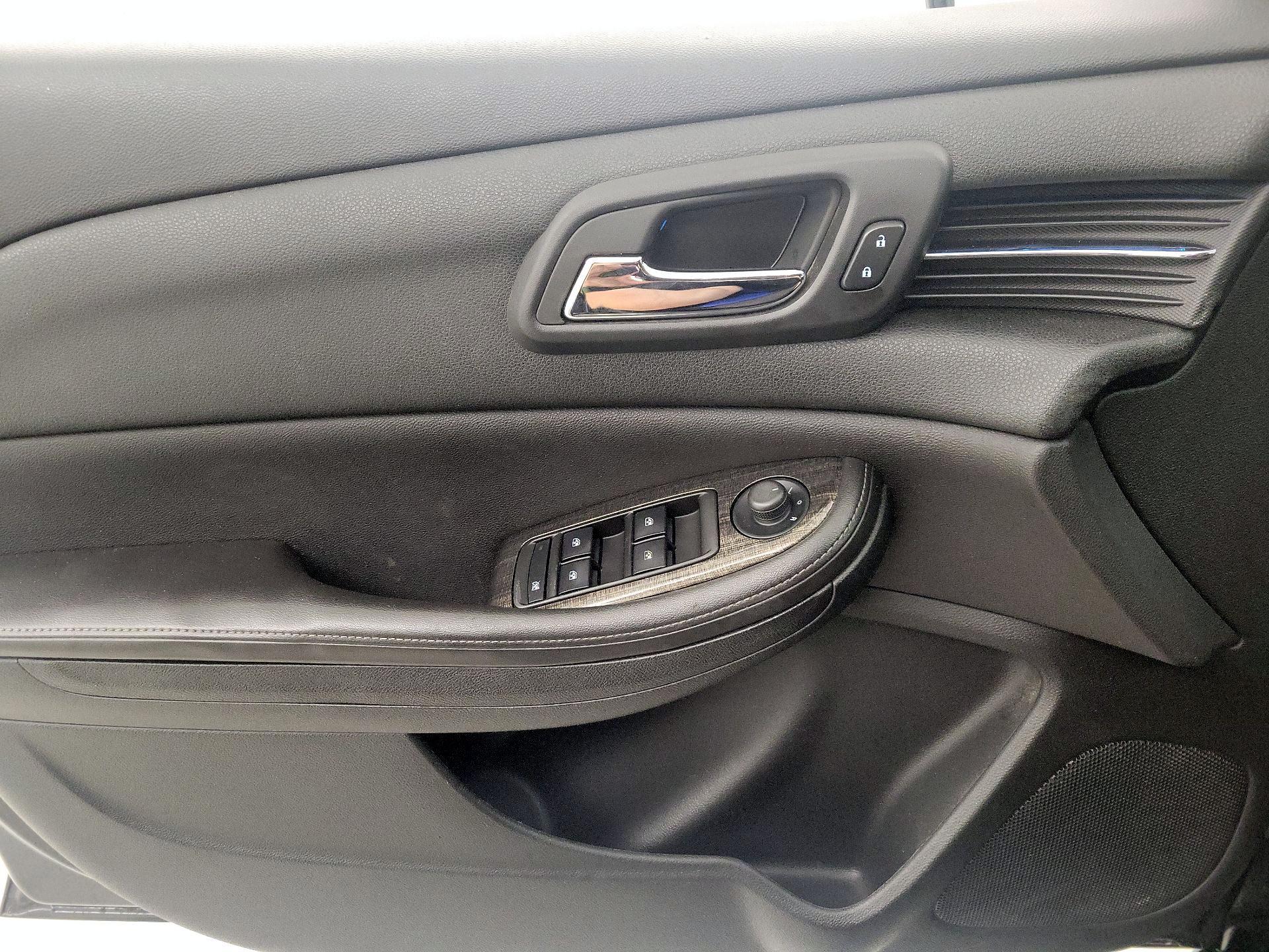 Thumbnail: 2015 Chevrolet Malibu - 12