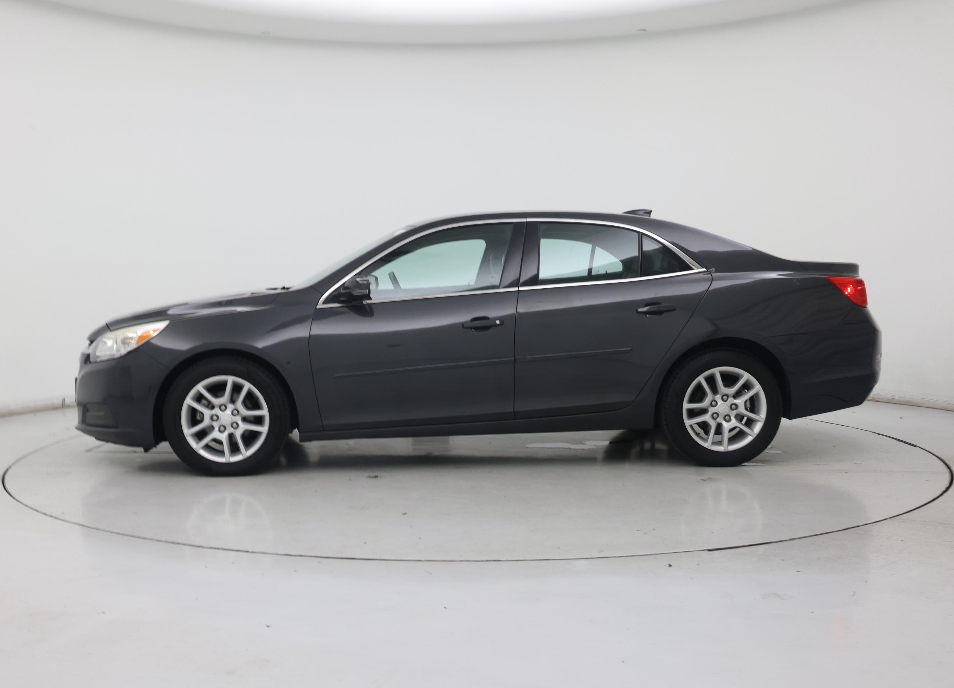 Thumbnail: 2015 Chevrolet Malibu - 3