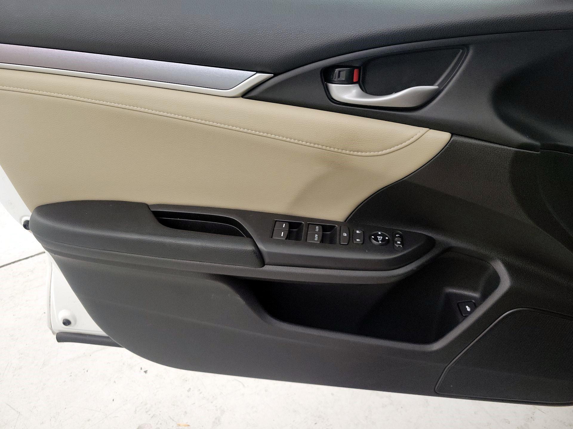 Thumbnail: 2016 Honda Civic - 12