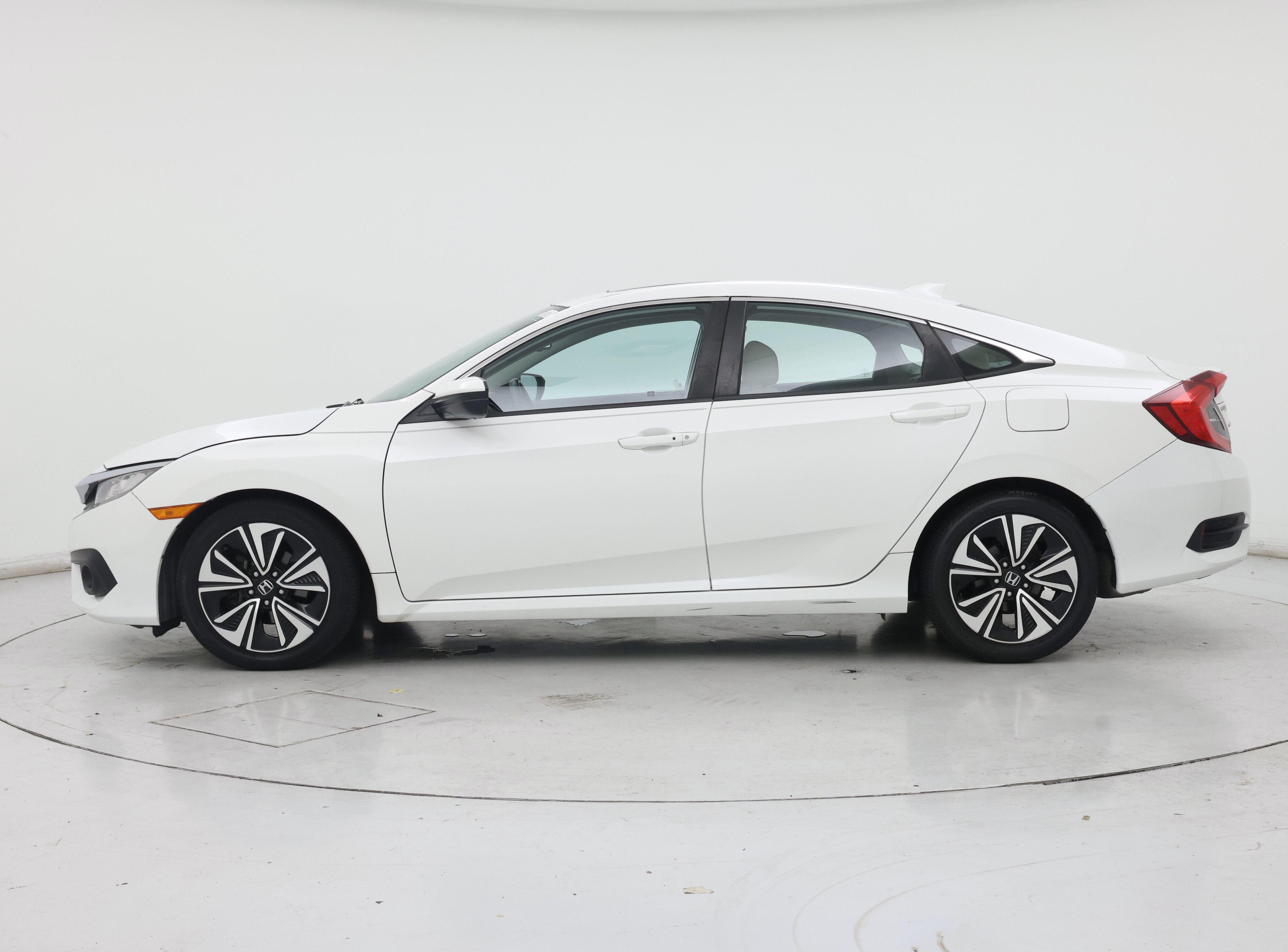 Thumbnail: 2016 Honda Civic - 3
