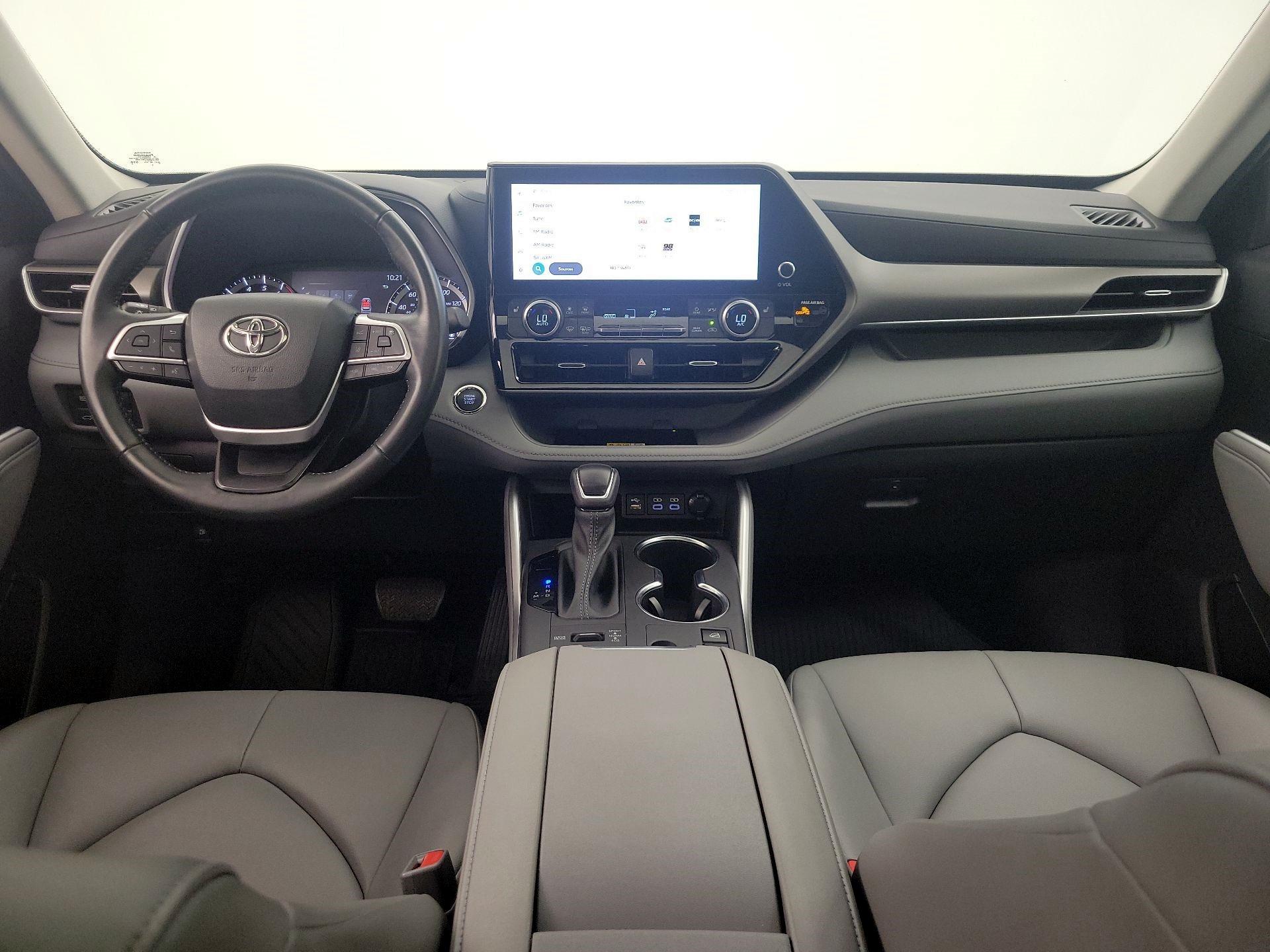 Thumbnail: 2023 Toyota Highlander - 9