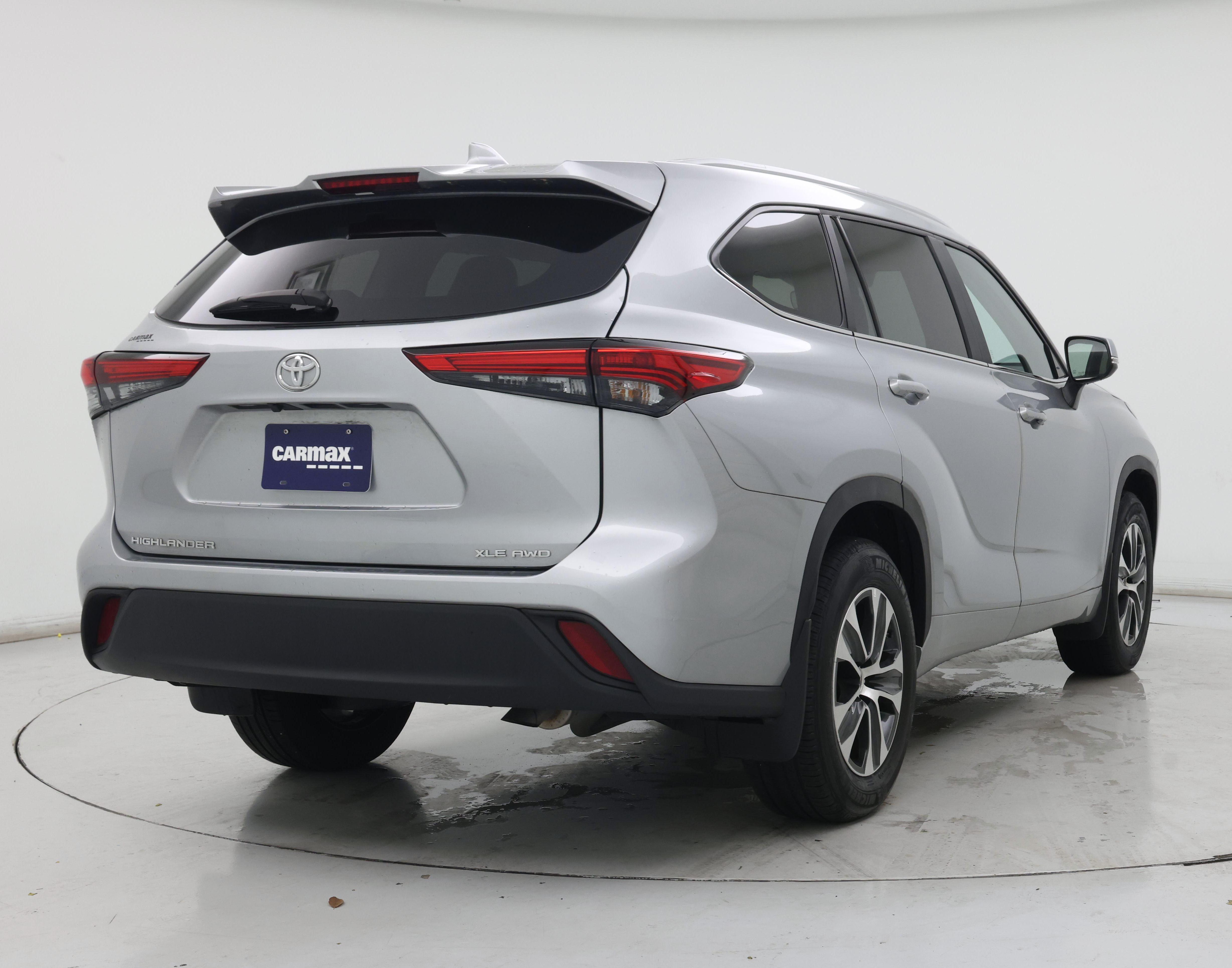 Thumbnail: 2023 Toyota Highlander - 8