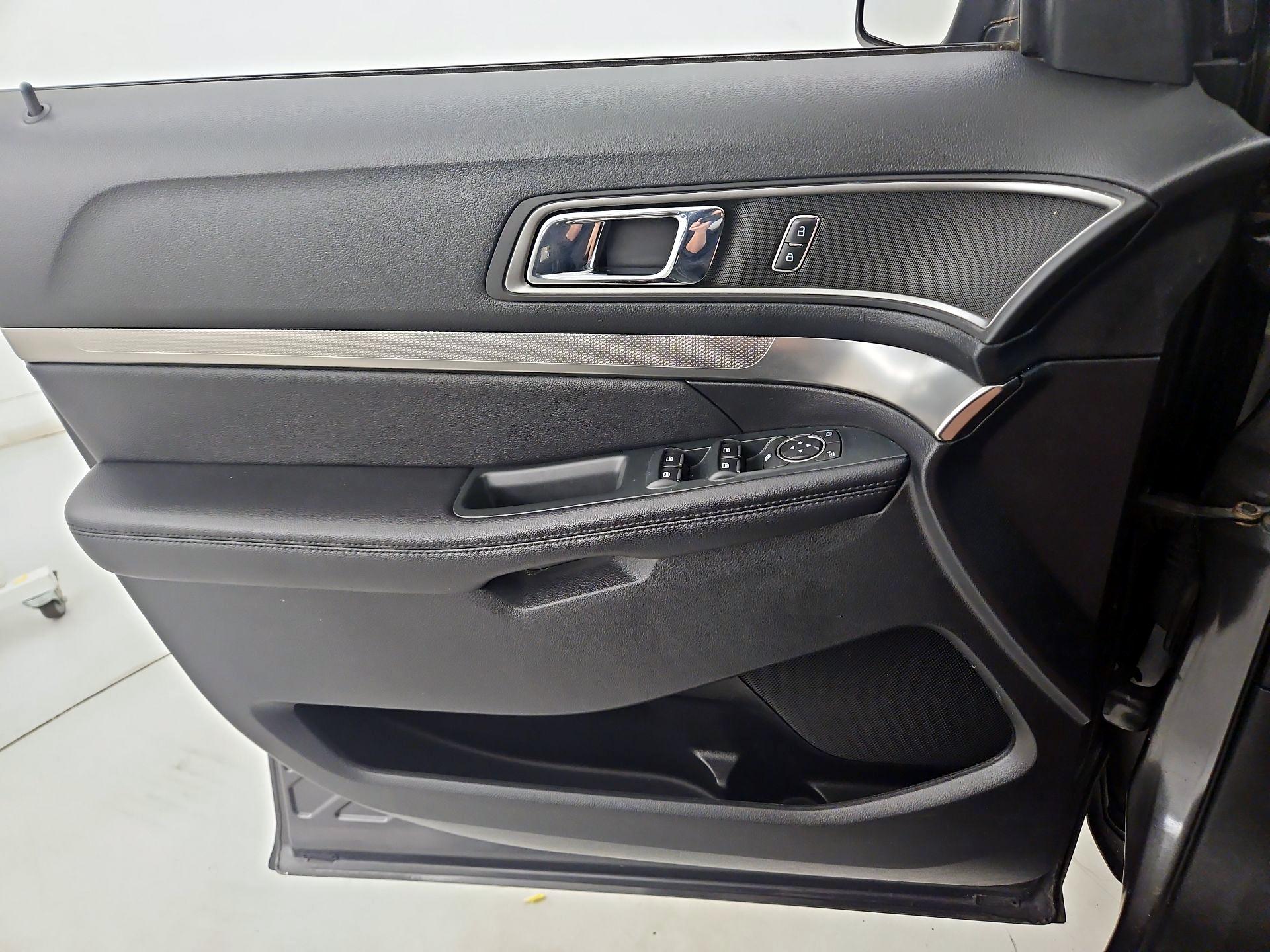 Thumbnail: 2018 Ford Explorer - 12