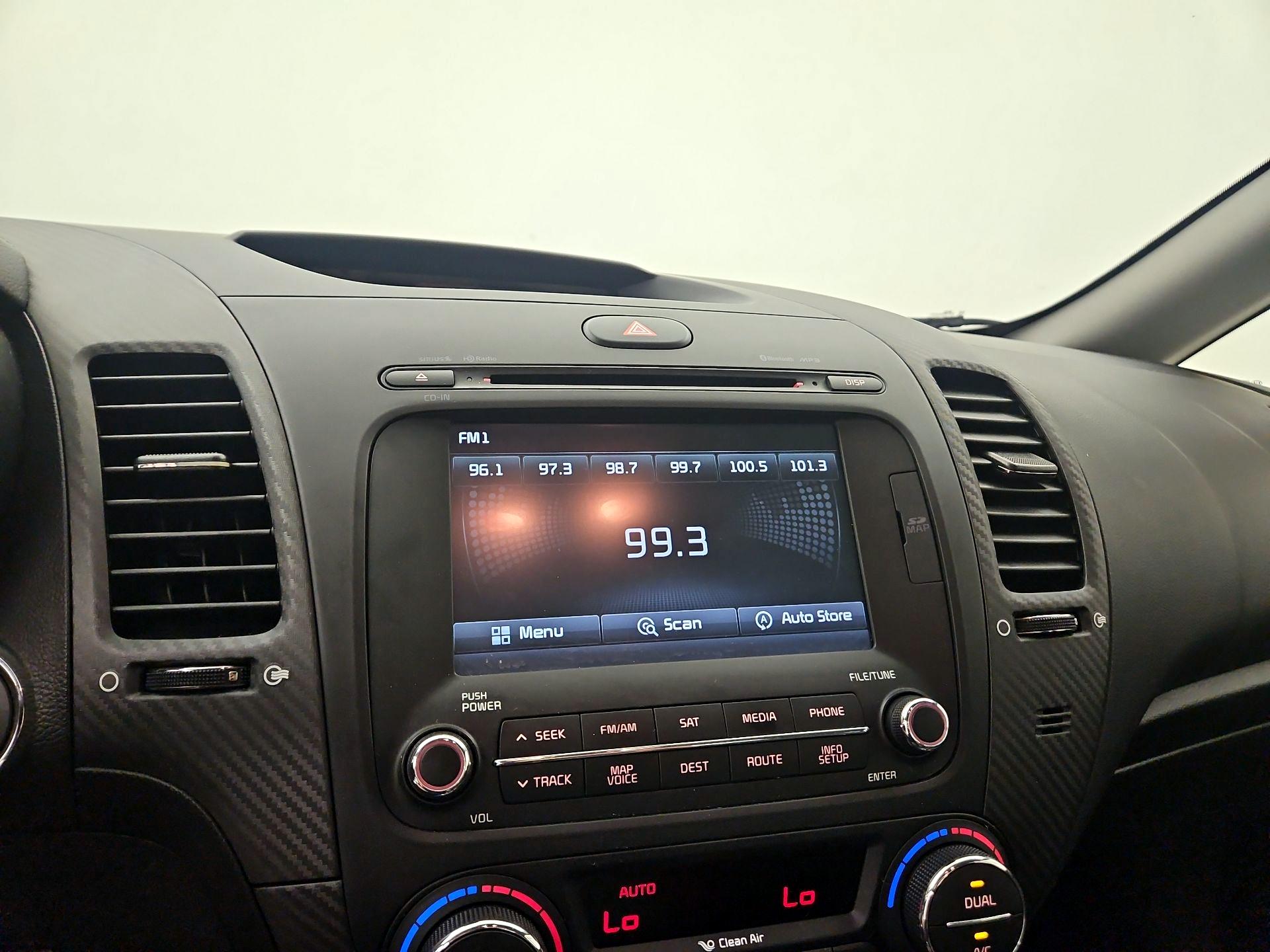 Thumbnail: 2014 Kia Cadenza - 16