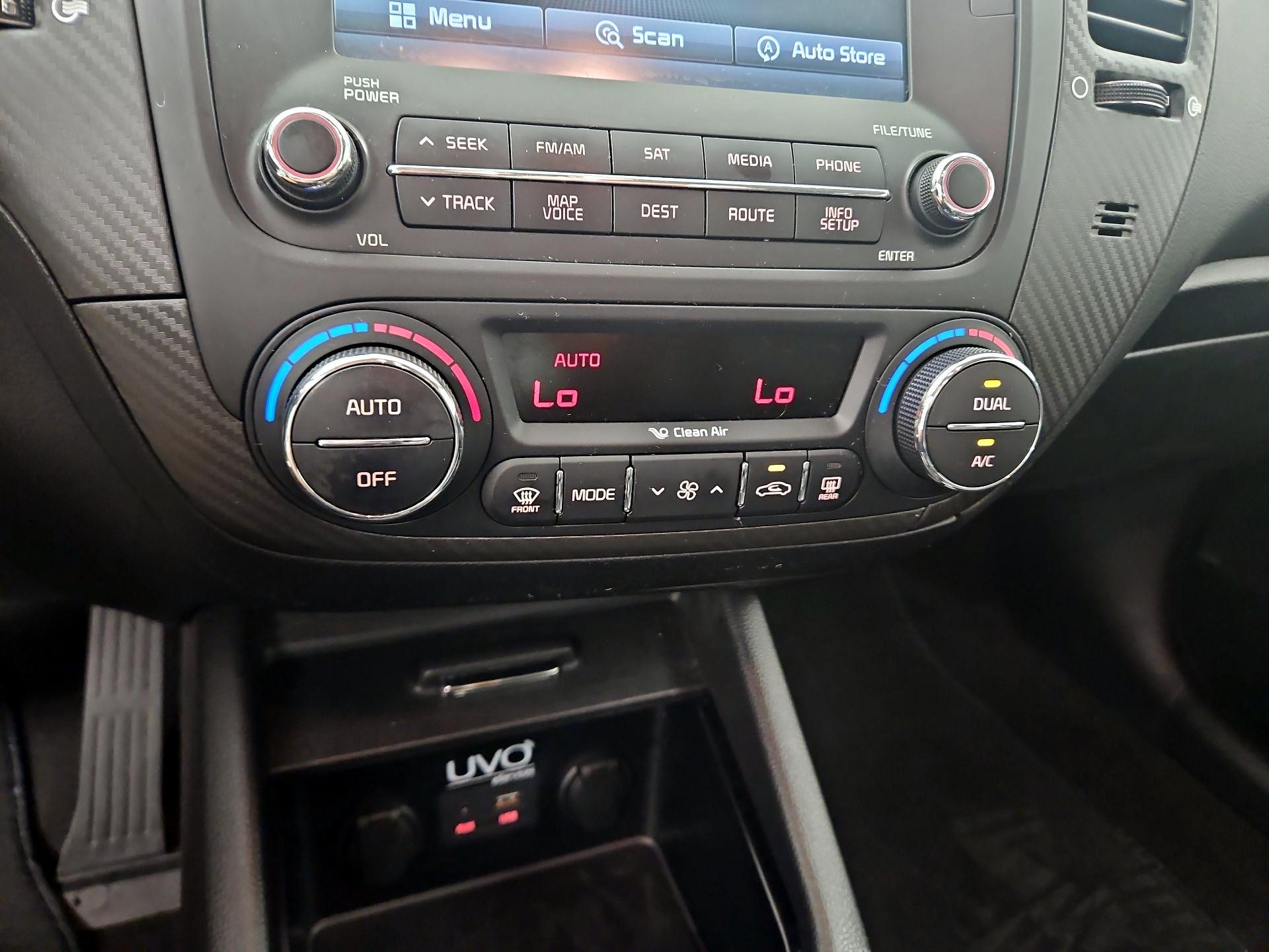 Thumbnail: 2014 Kia Cadenza - 17