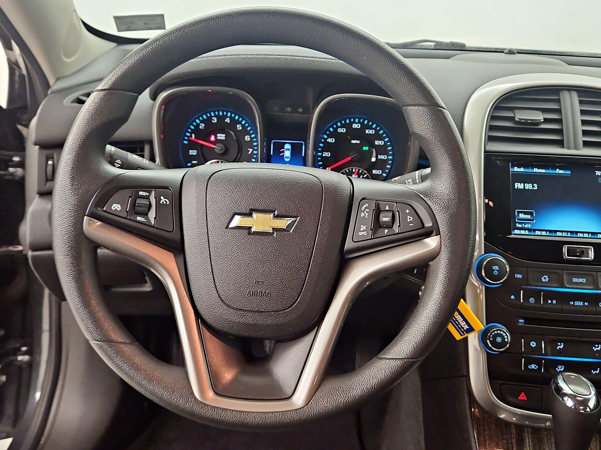 Thumbnail: 2014 Chevrolet Malibu - 10