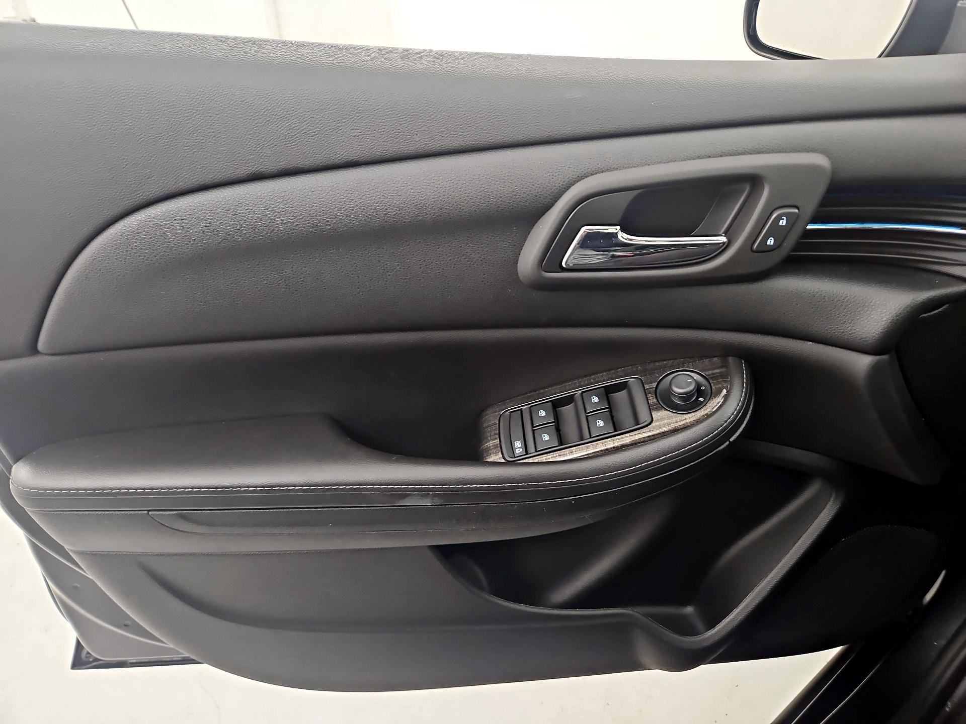 Thumbnail: 2014 Chevrolet Malibu - 12