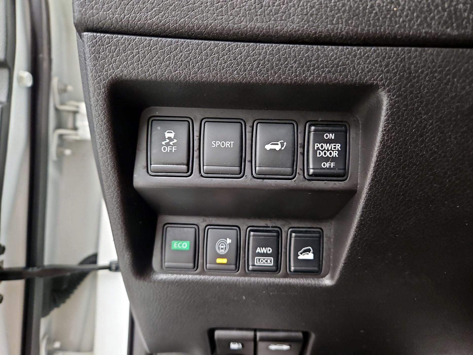Thumbnail: 2016 Nissan Rogue - 13