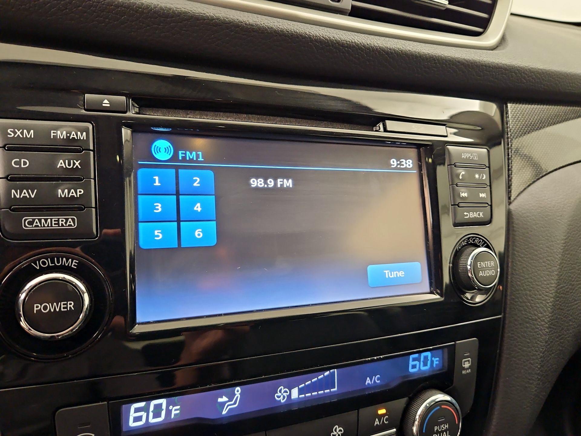 Thumbnail: 2016 Nissan Rogue - 16