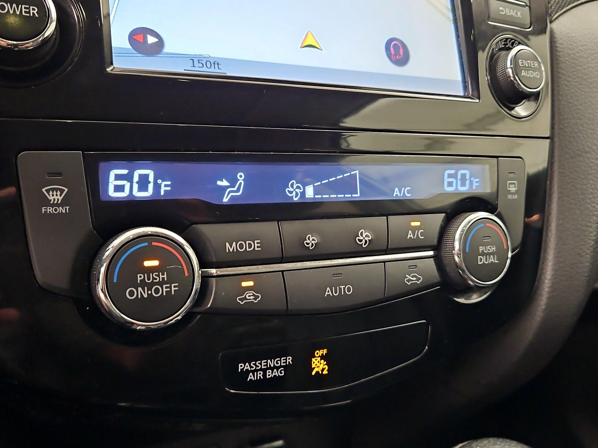 Thumbnail: 2016 Nissan Rogue - 17
