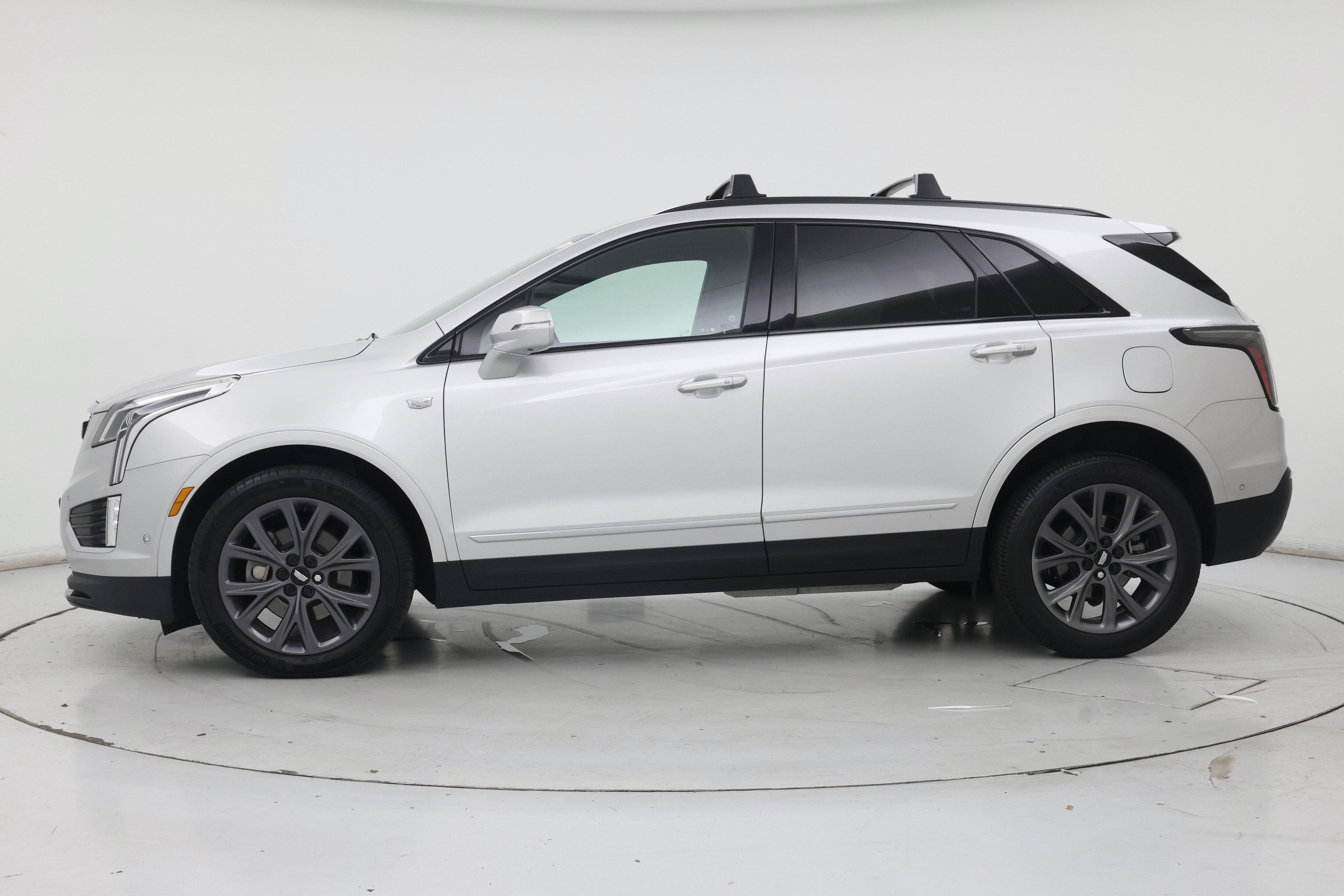 Thumbnail: 2020 Cadillac XT5 - 3