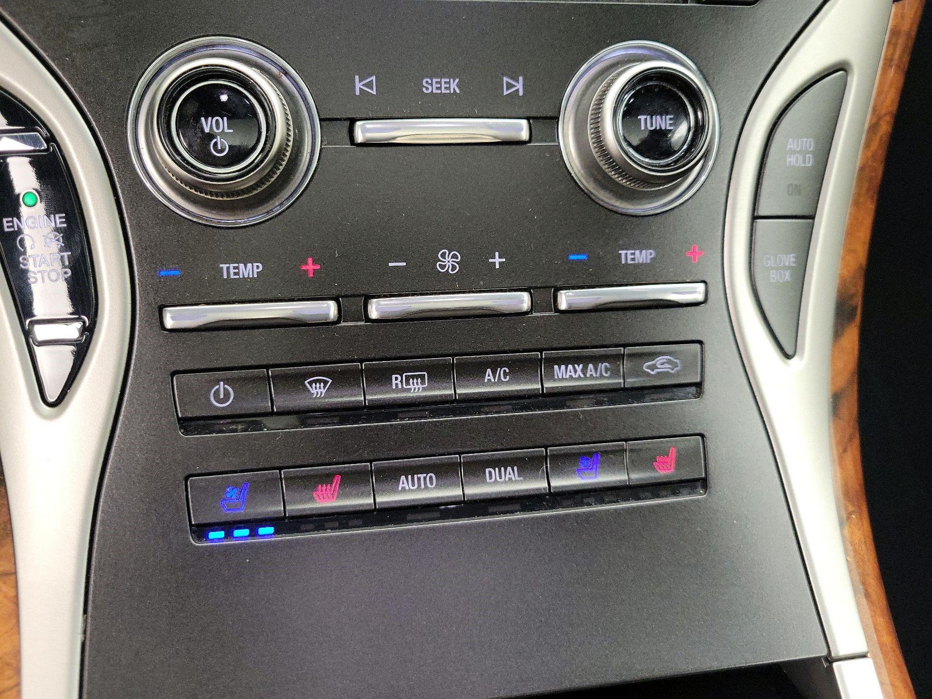 Thumbnail: 2019 Lincoln Nautilus - 17