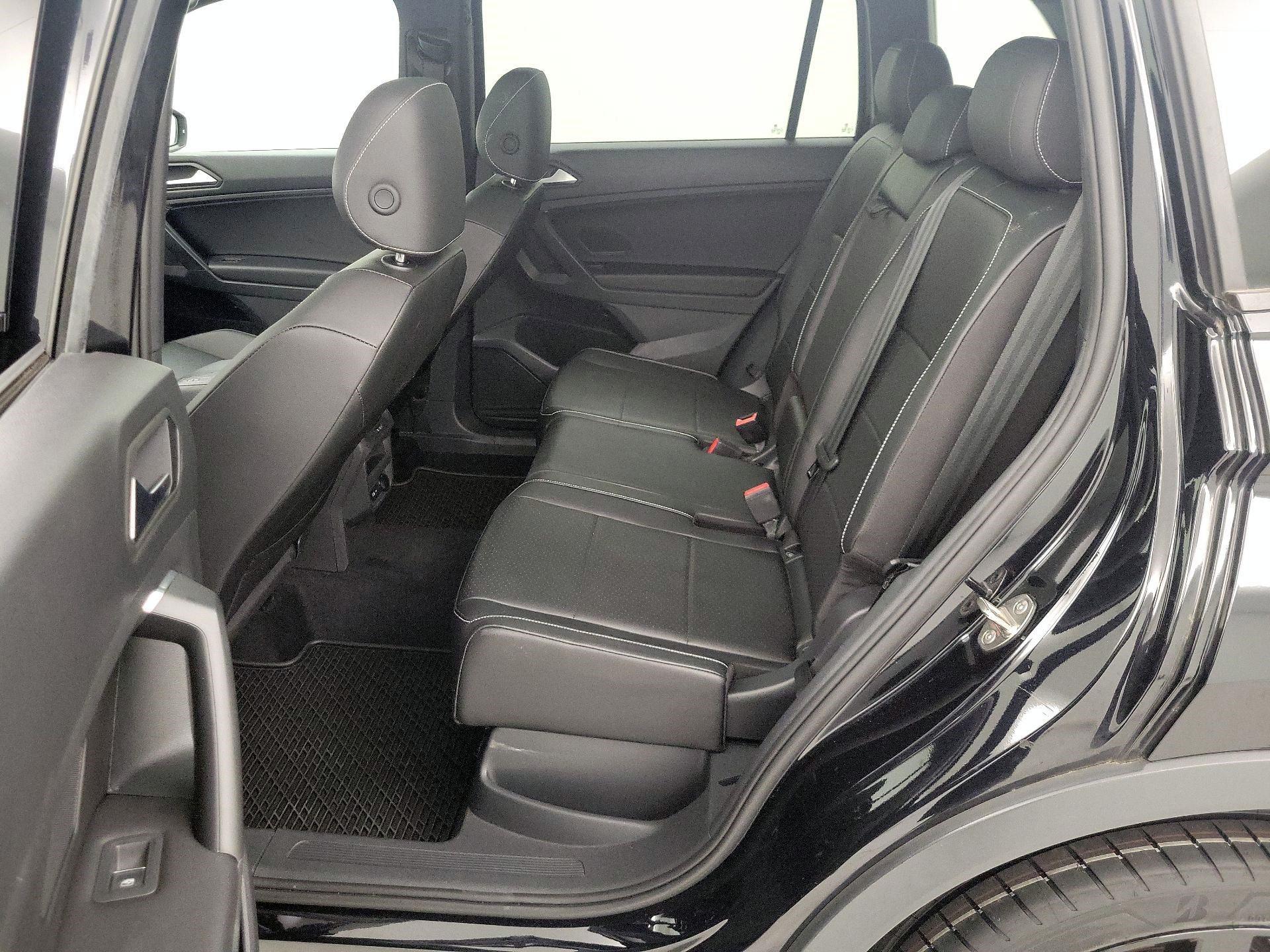 Thumbnail: 2021 Volkswagen Tiguan - 20