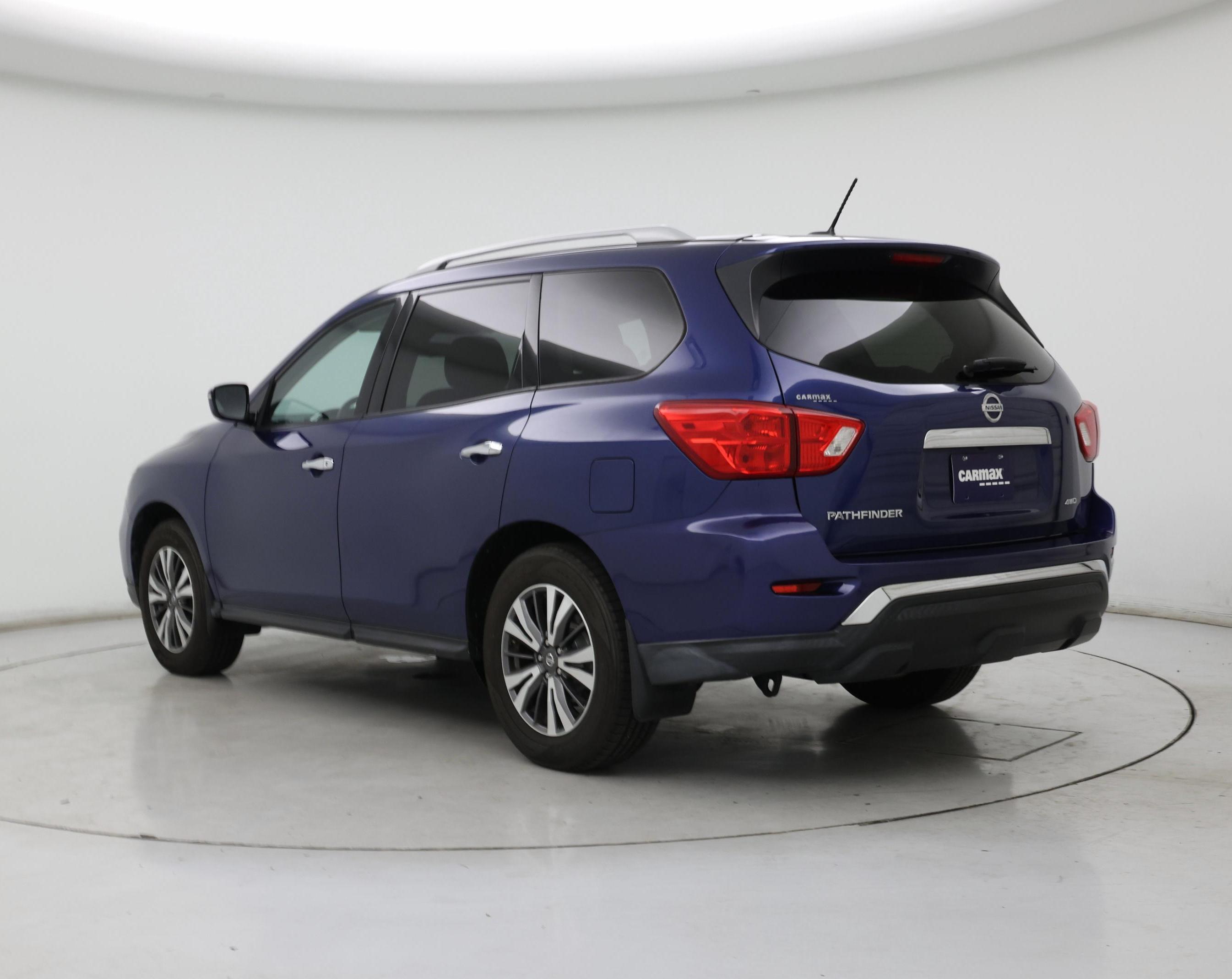 Thumbnail: 2017 Nissan Pathfinder - 2