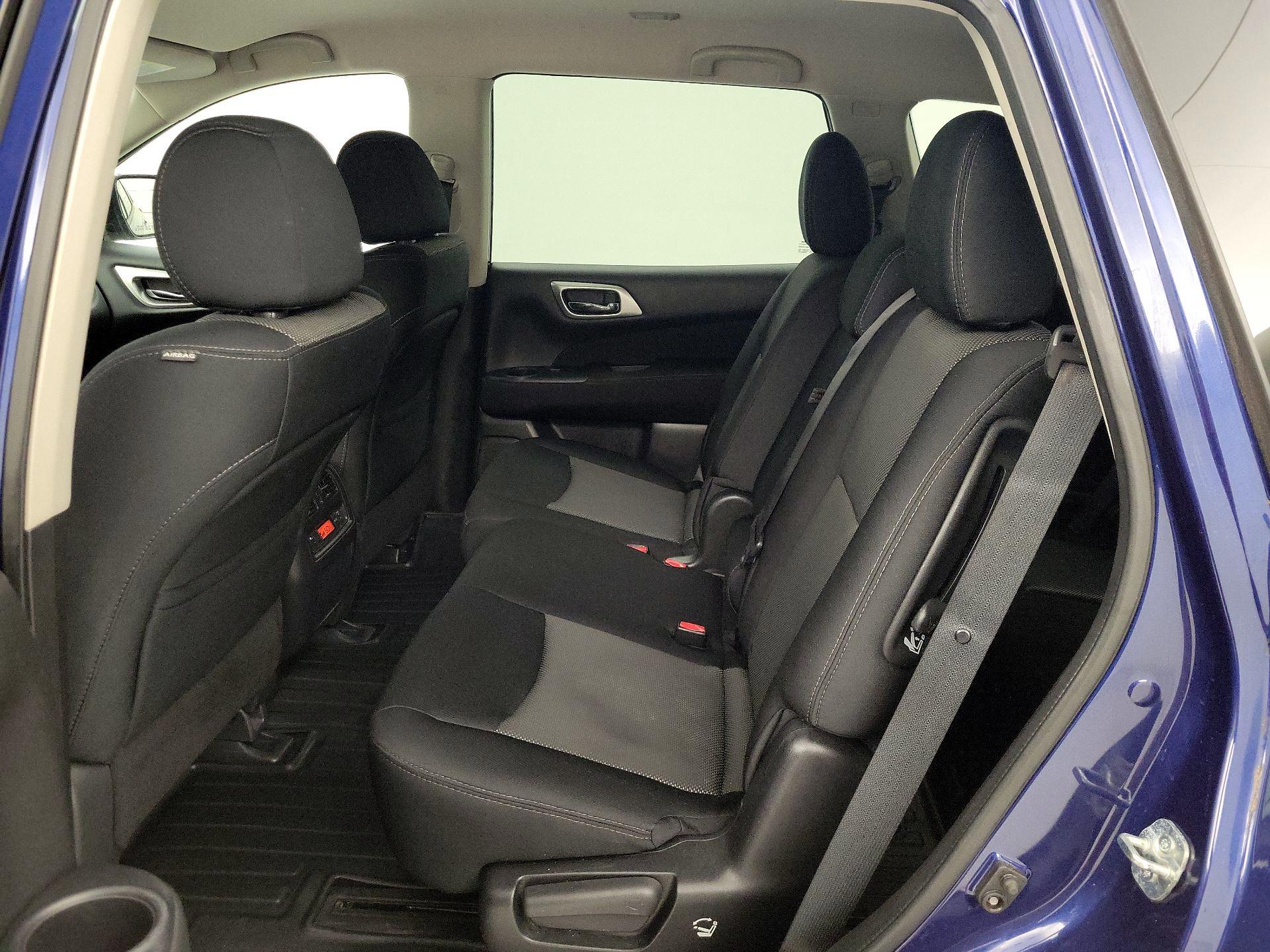 Thumbnail: 2017 Nissan Pathfinder - 19