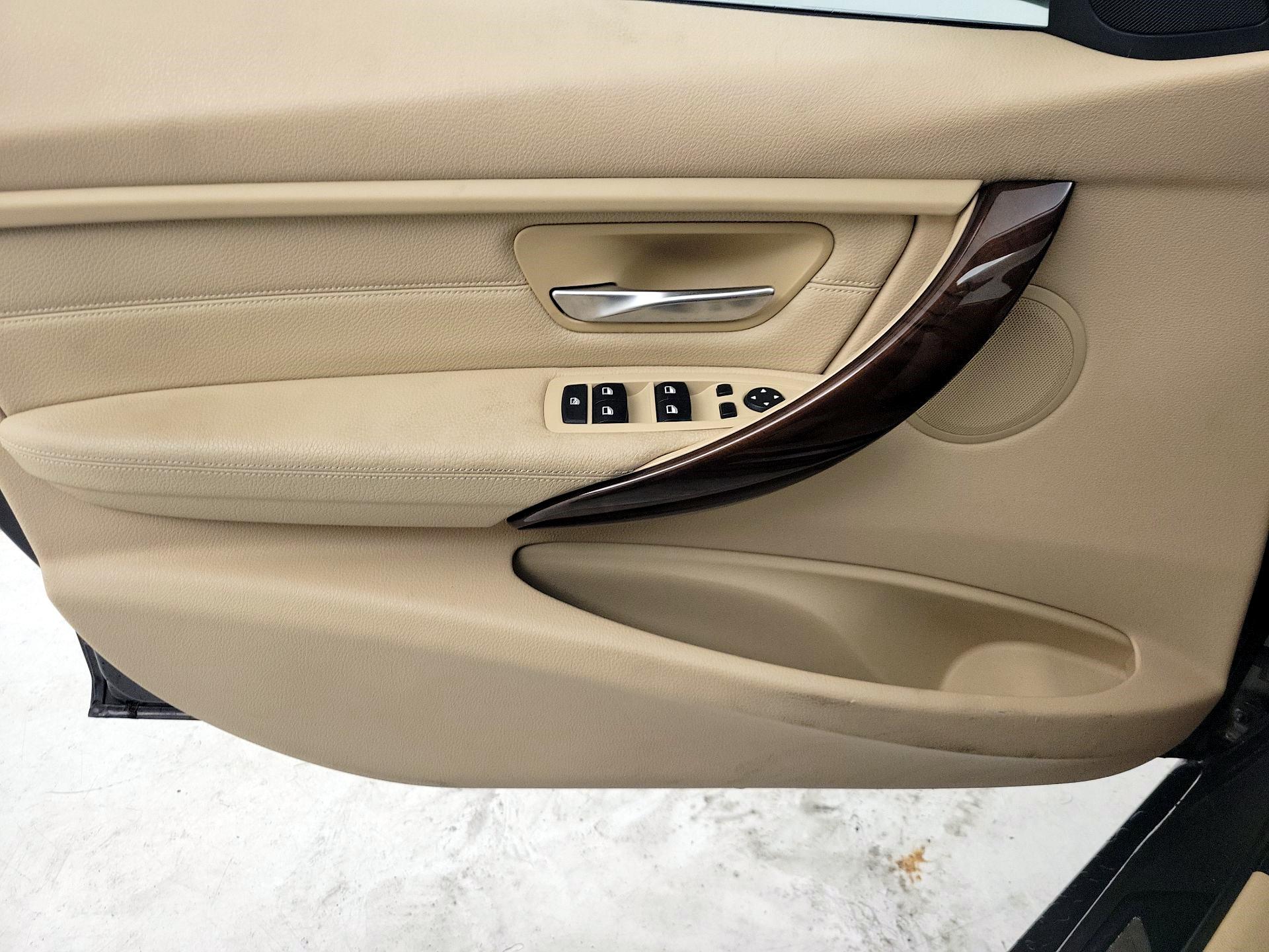 Thumbnail: 2014 BMW 3 Series - 12