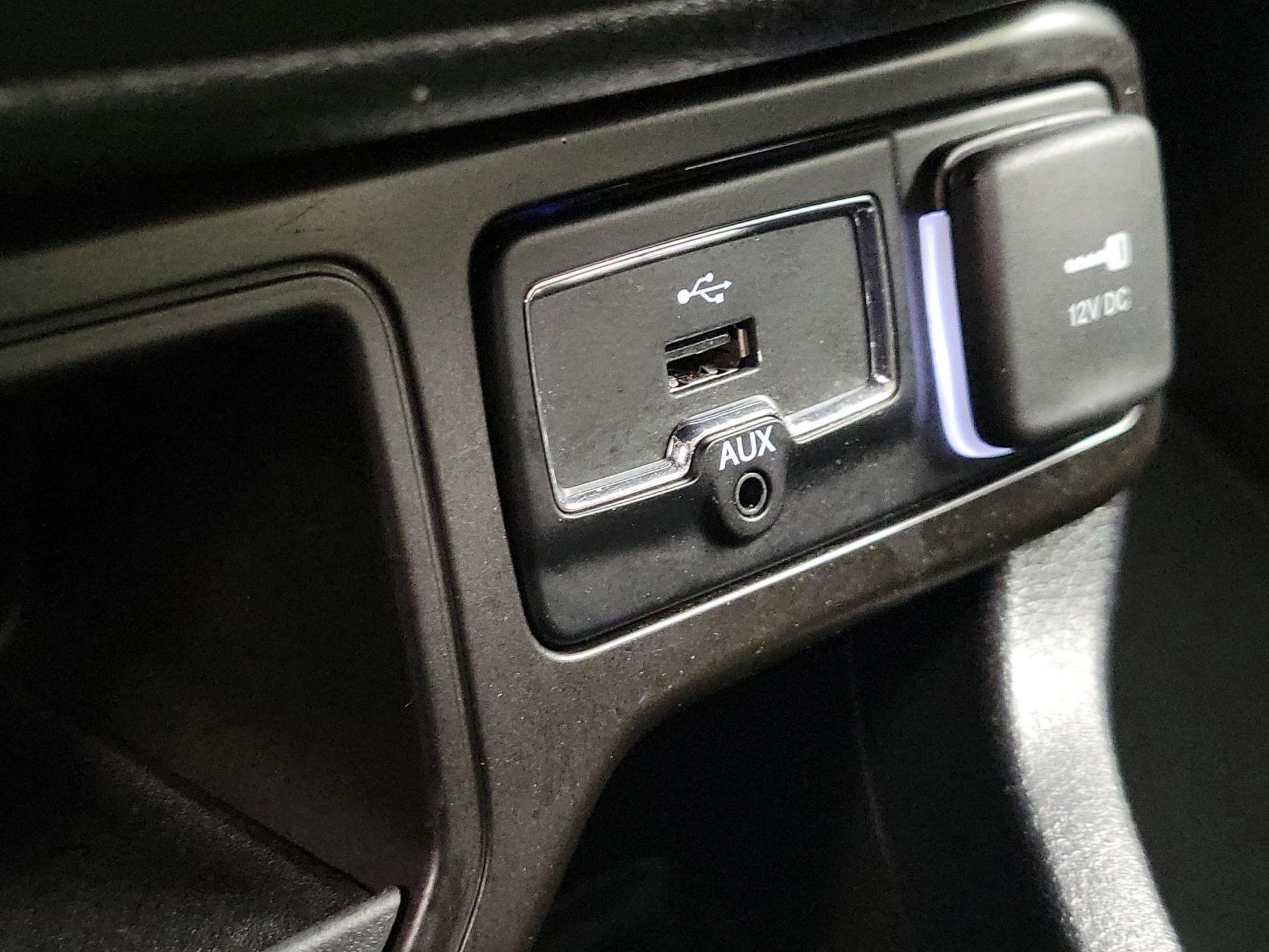 Thumbnail: 2019 Jeep Renegade - 19