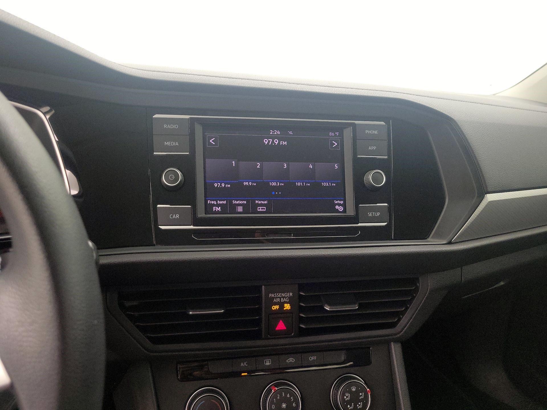 Thumbnail: 2019 Volkswagen Jetta - 15
