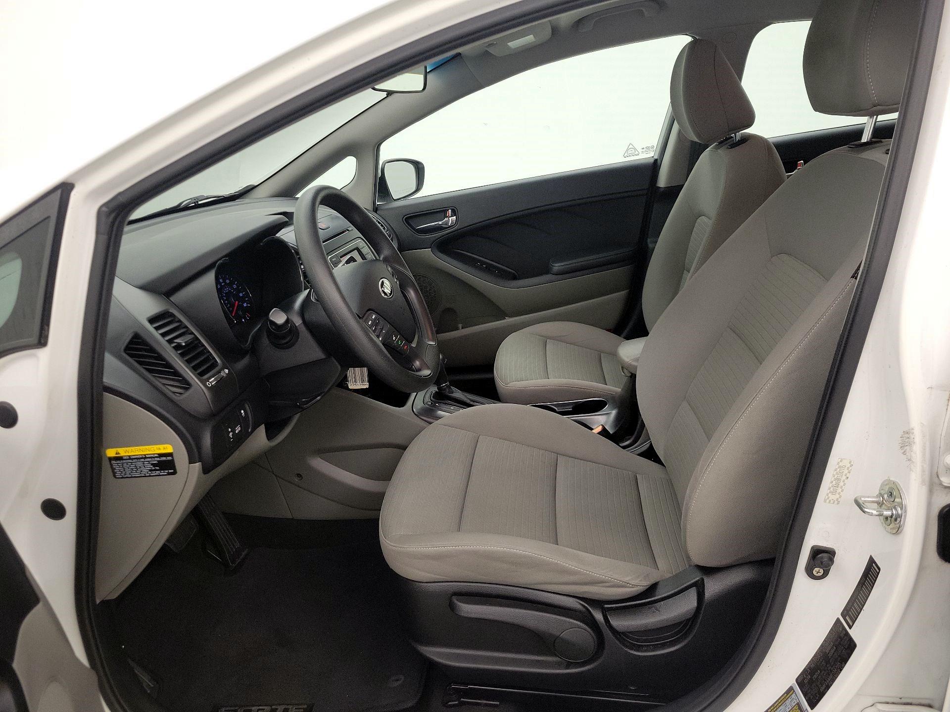 Thumbnail: 2015 Kia Forte - 11