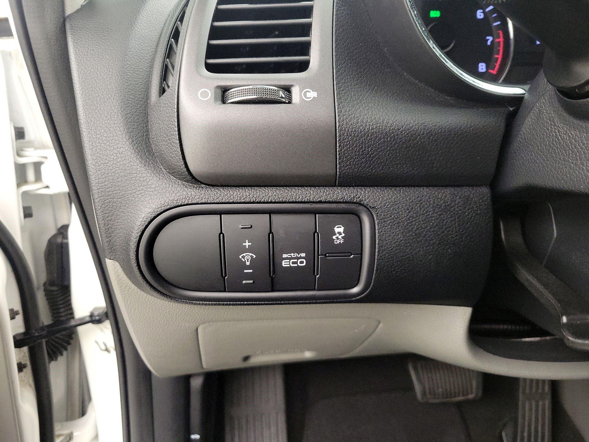 Thumbnail: 2015 Kia Forte - 13