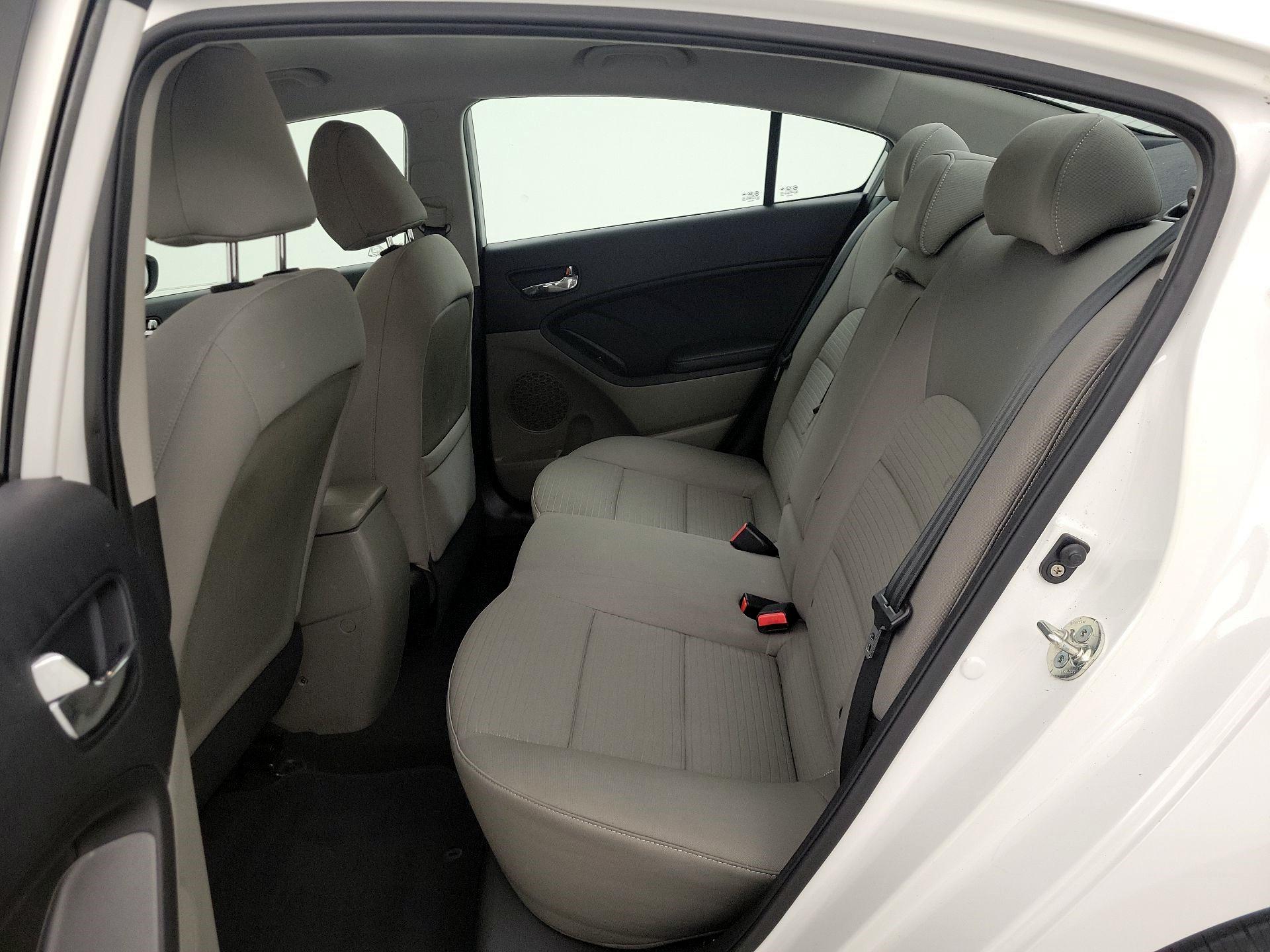 Thumbnail: 2015 Kia Forte - 18