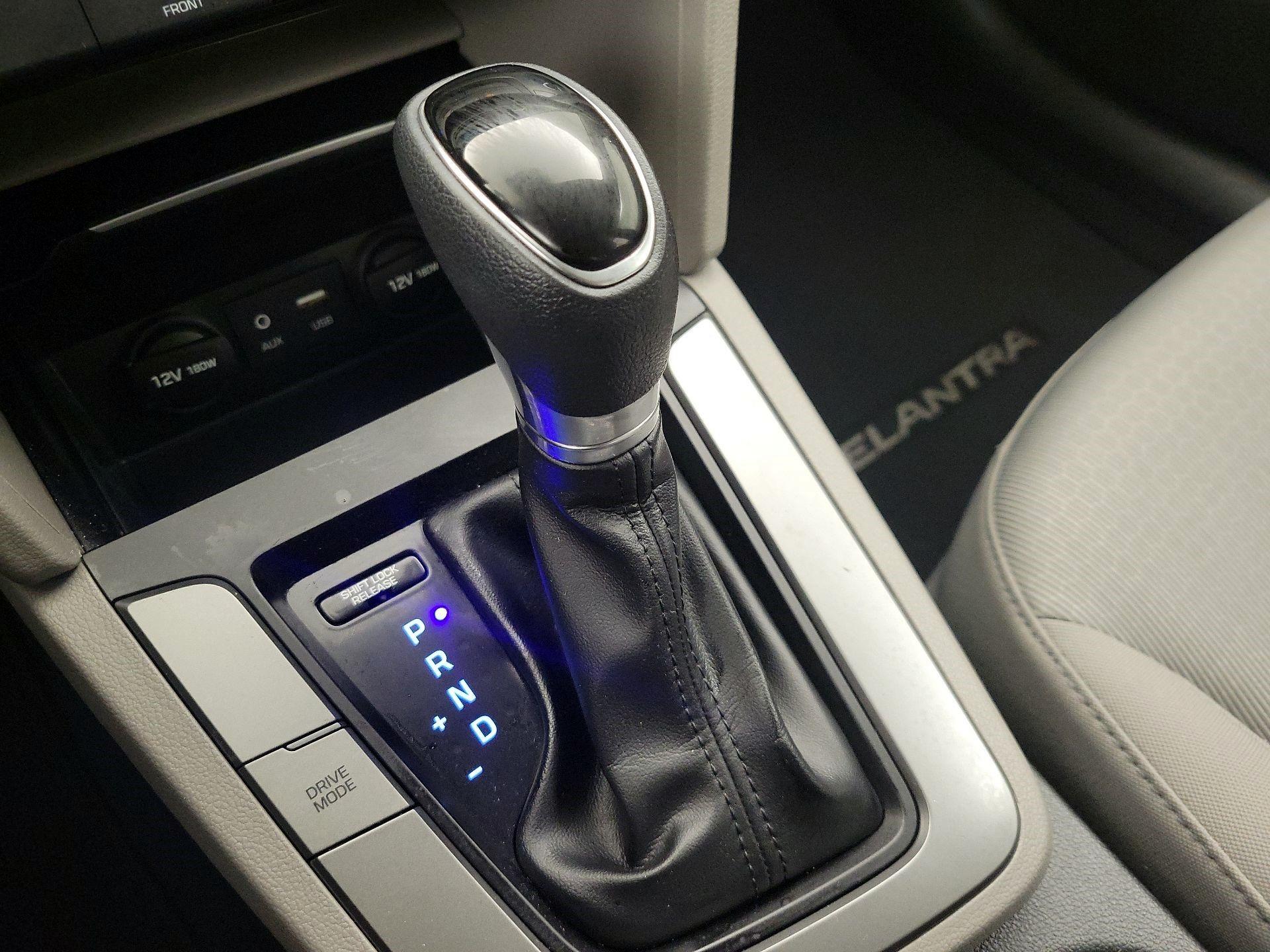 Thumbnail: 2017 Hyundai Elantra - 16