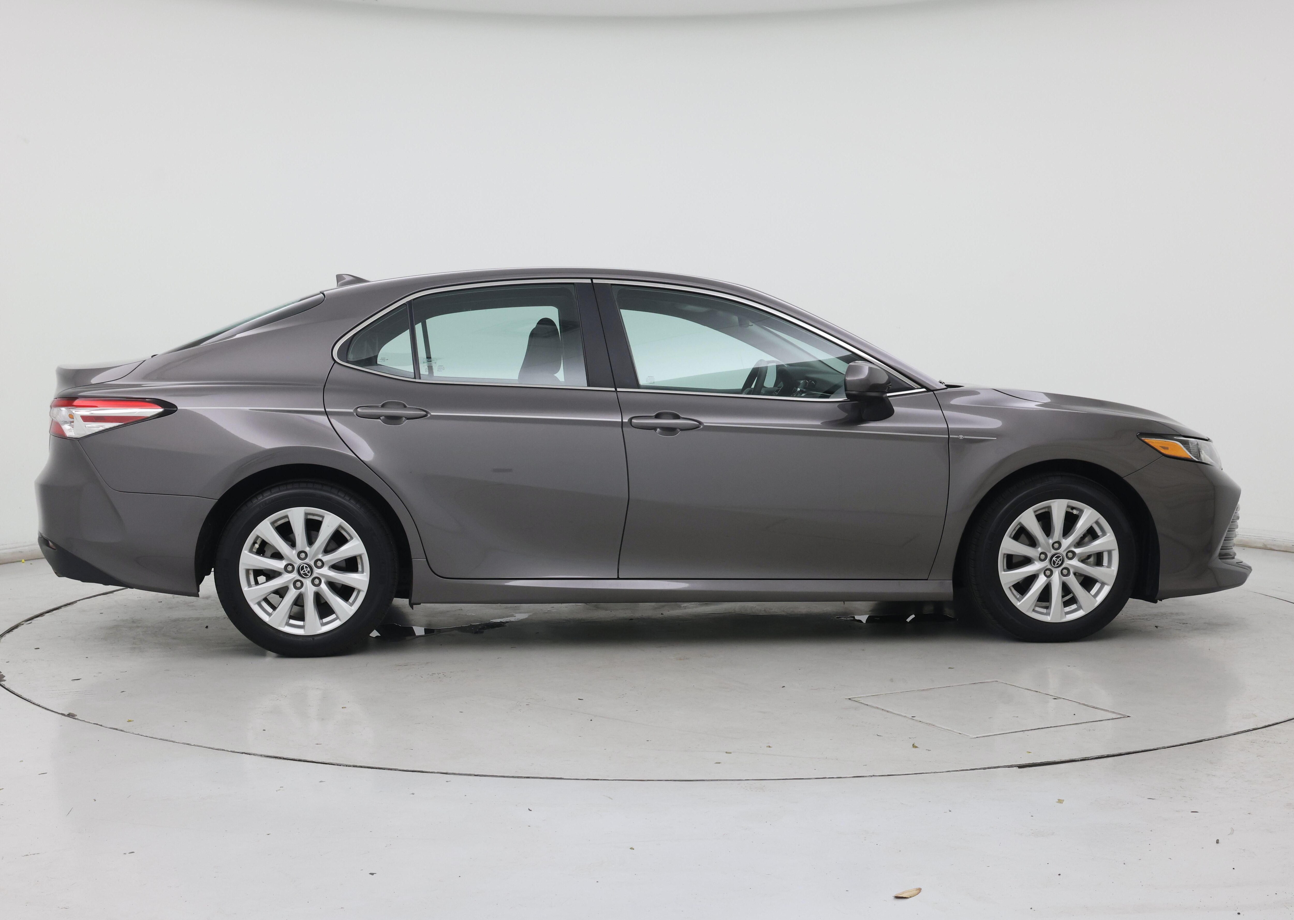 Thumbnail: 2020 Toyota Camry - 7