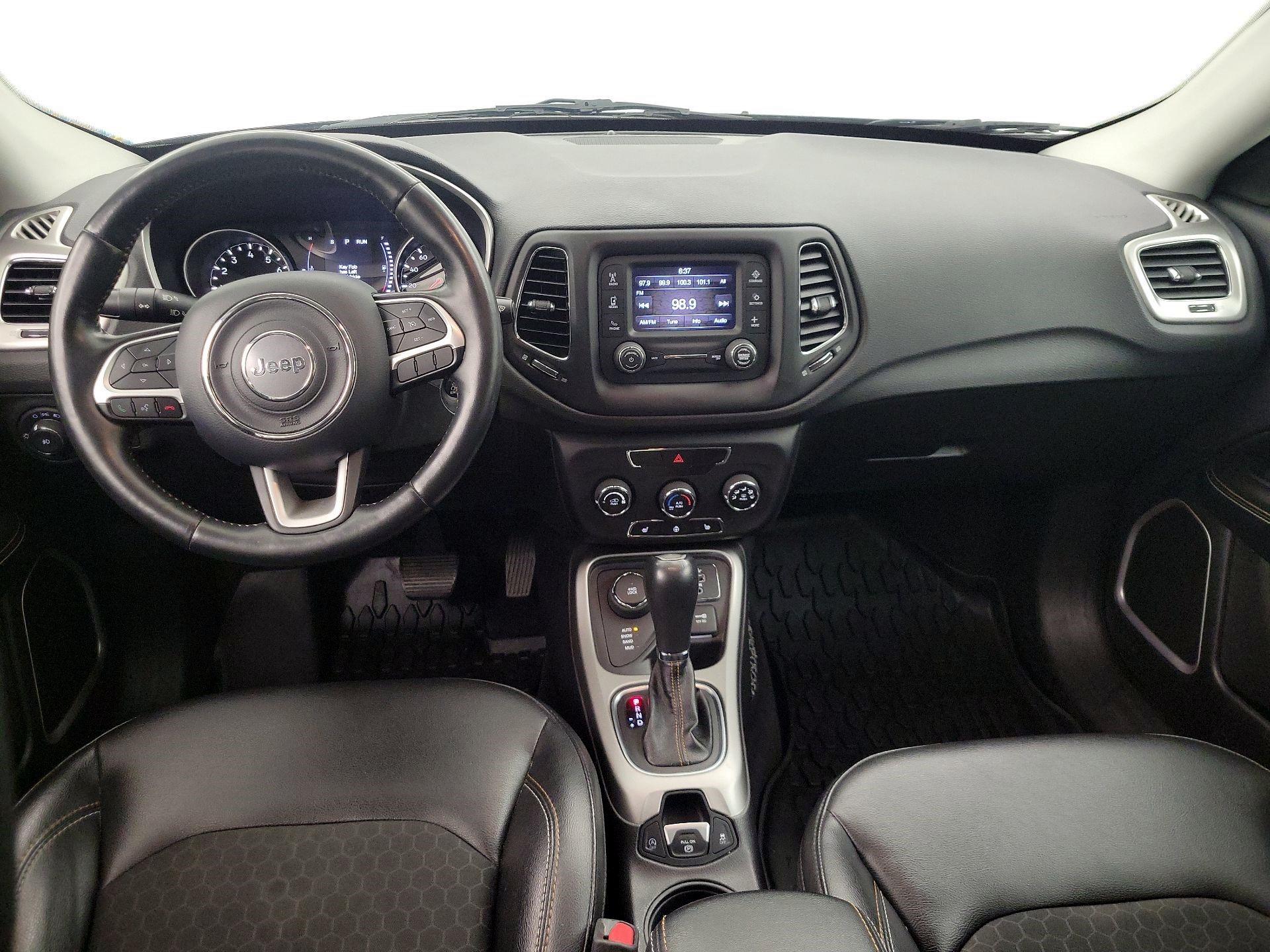 Thumbnail: 2018 Jeep Compass - 9