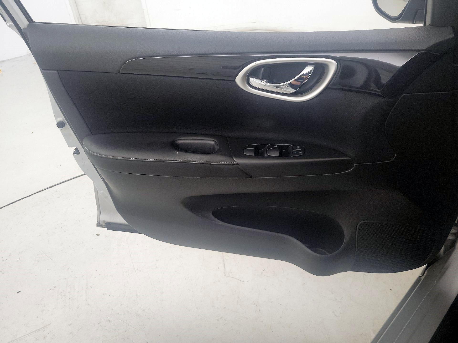 Thumbnail: 2019 Nissan Sentra - 12