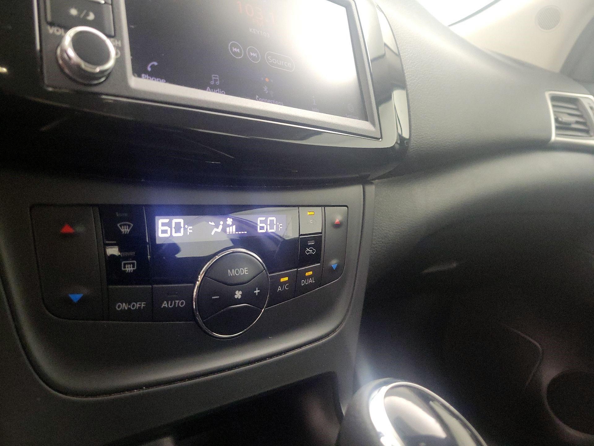 Thumbnail: 2019 Nissan Sentra - 16