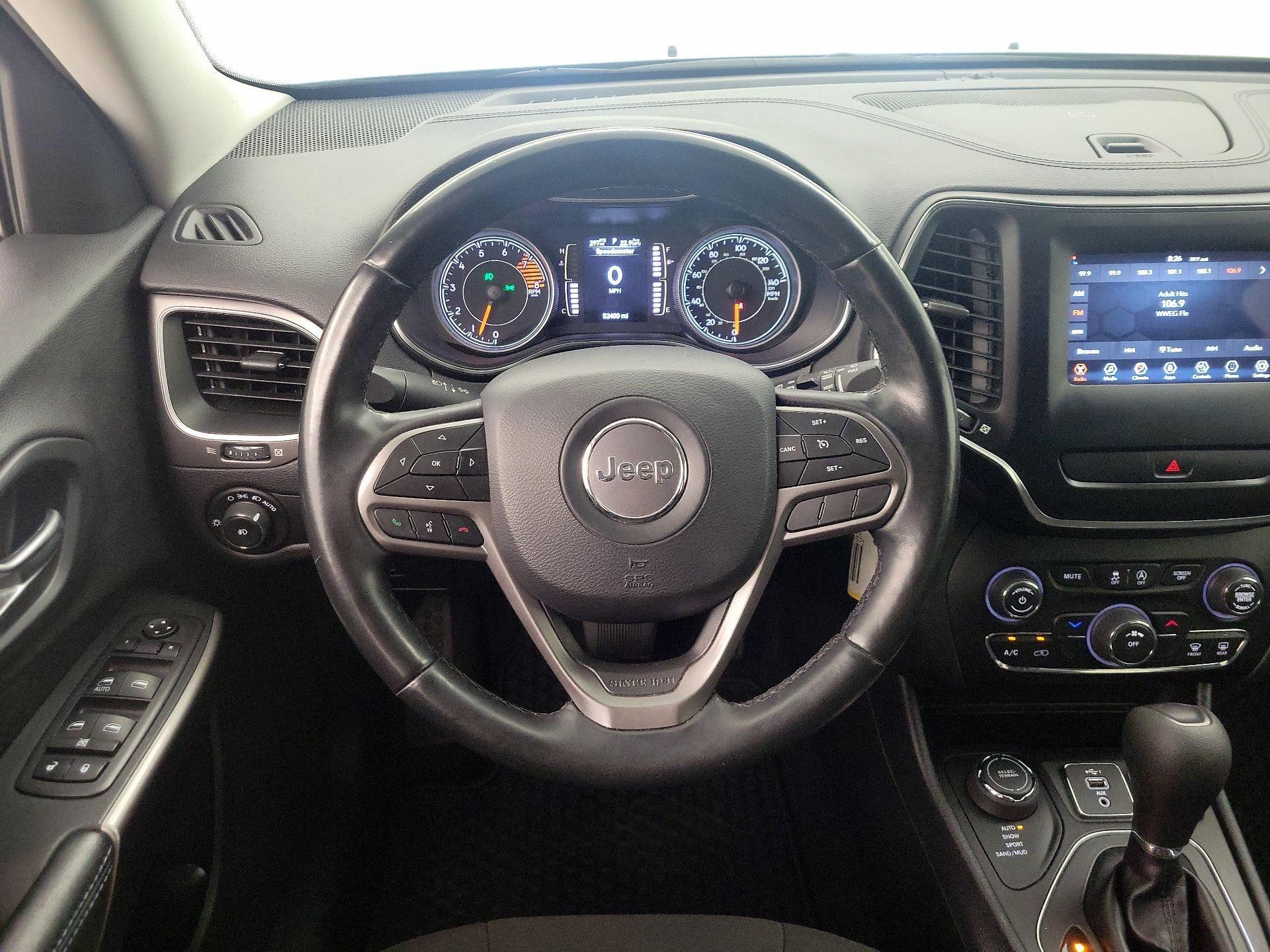 Thumbnail: 2019 Jeep Cherokee - 10