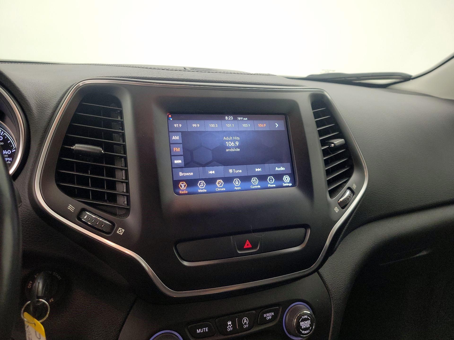 Thumbnail: 2019 Jeep Cherokee - 15